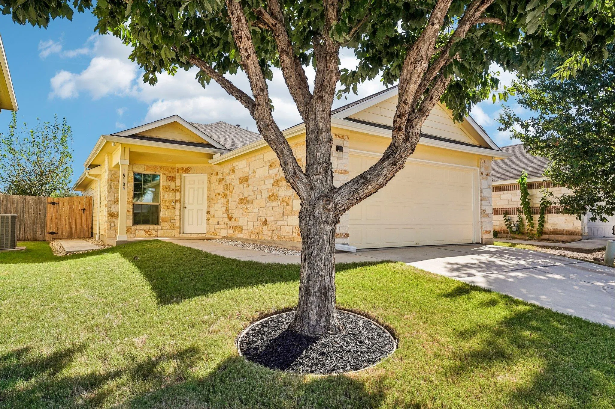 Photo 3 of 15104 VERELA DR