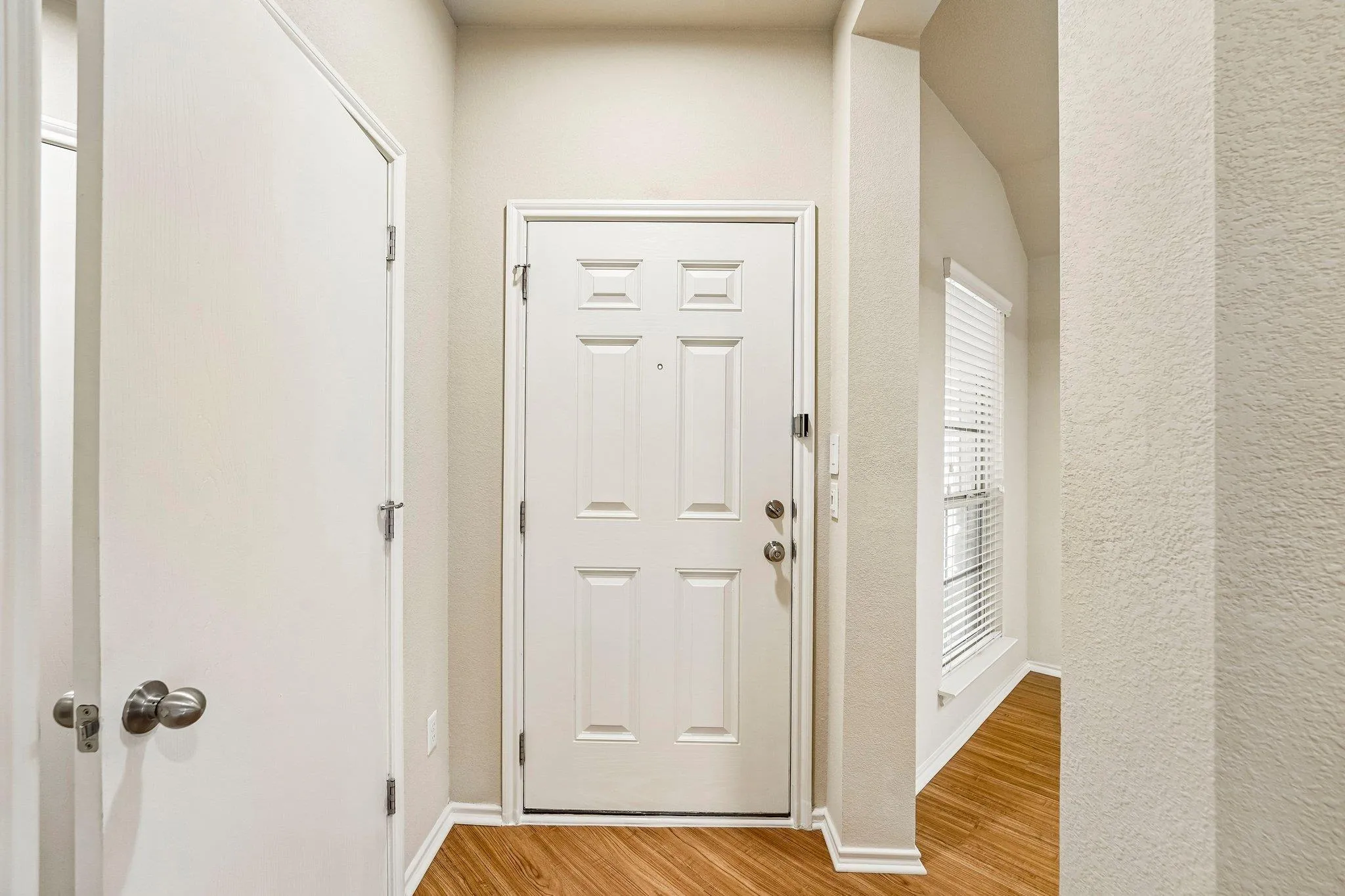 Photo 4 of 15104 VERELA DR