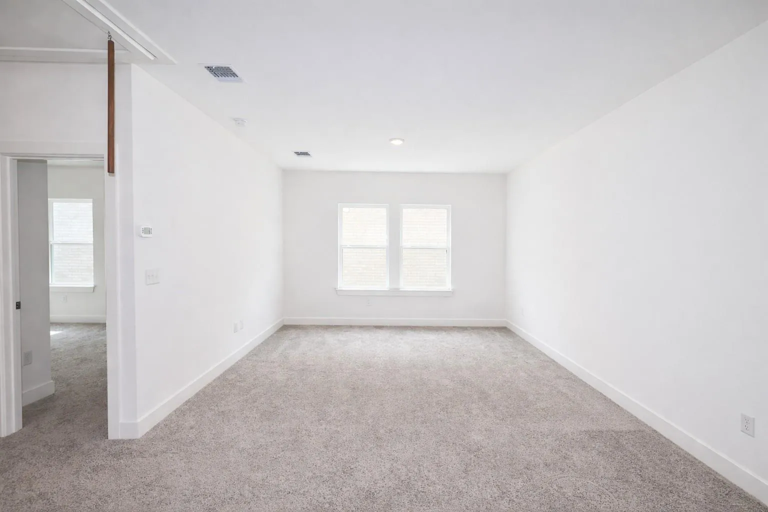Photo 5 of 908 PROMINENCE WAY