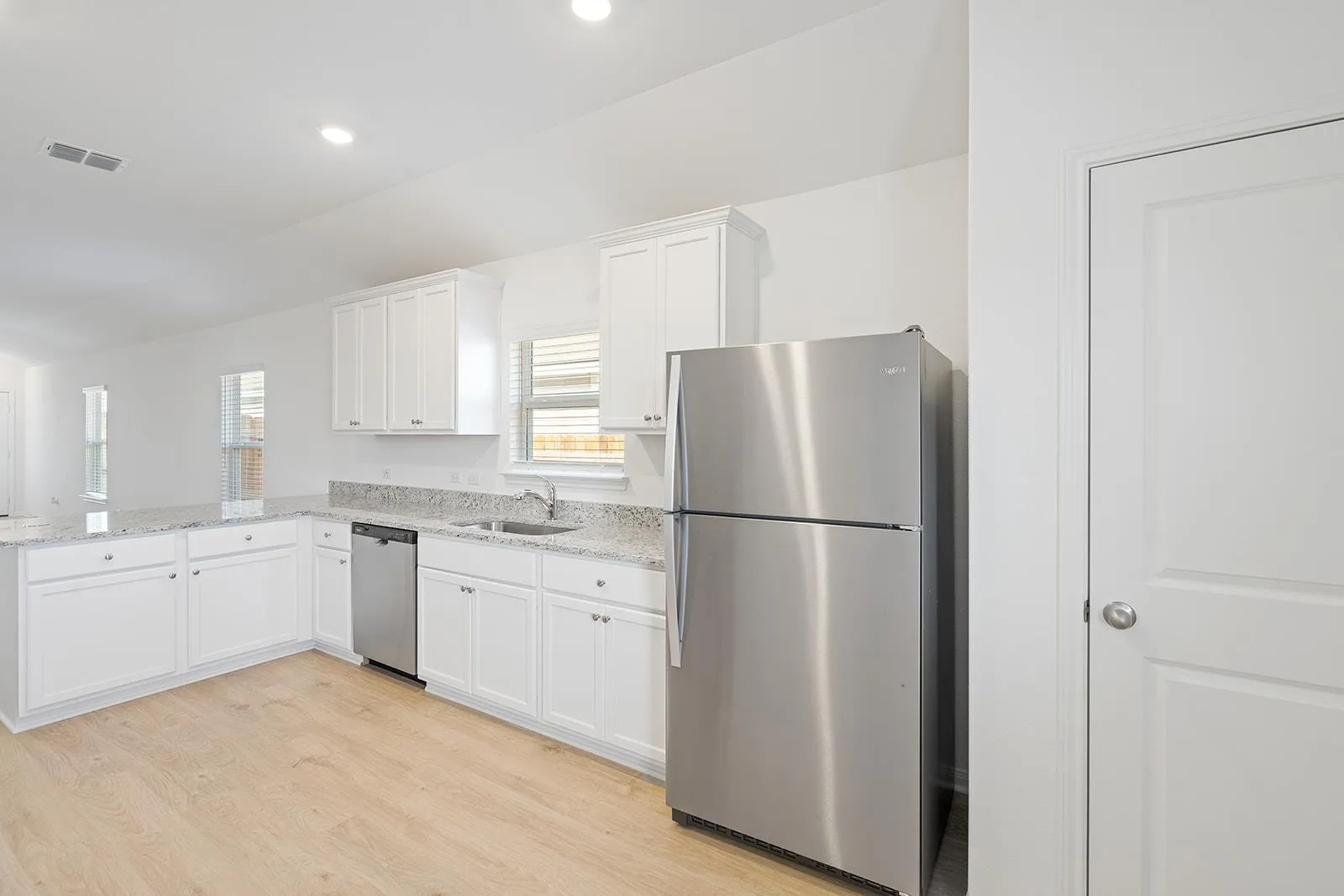 Photo 2 of 237 W LUNA BLUE LN
