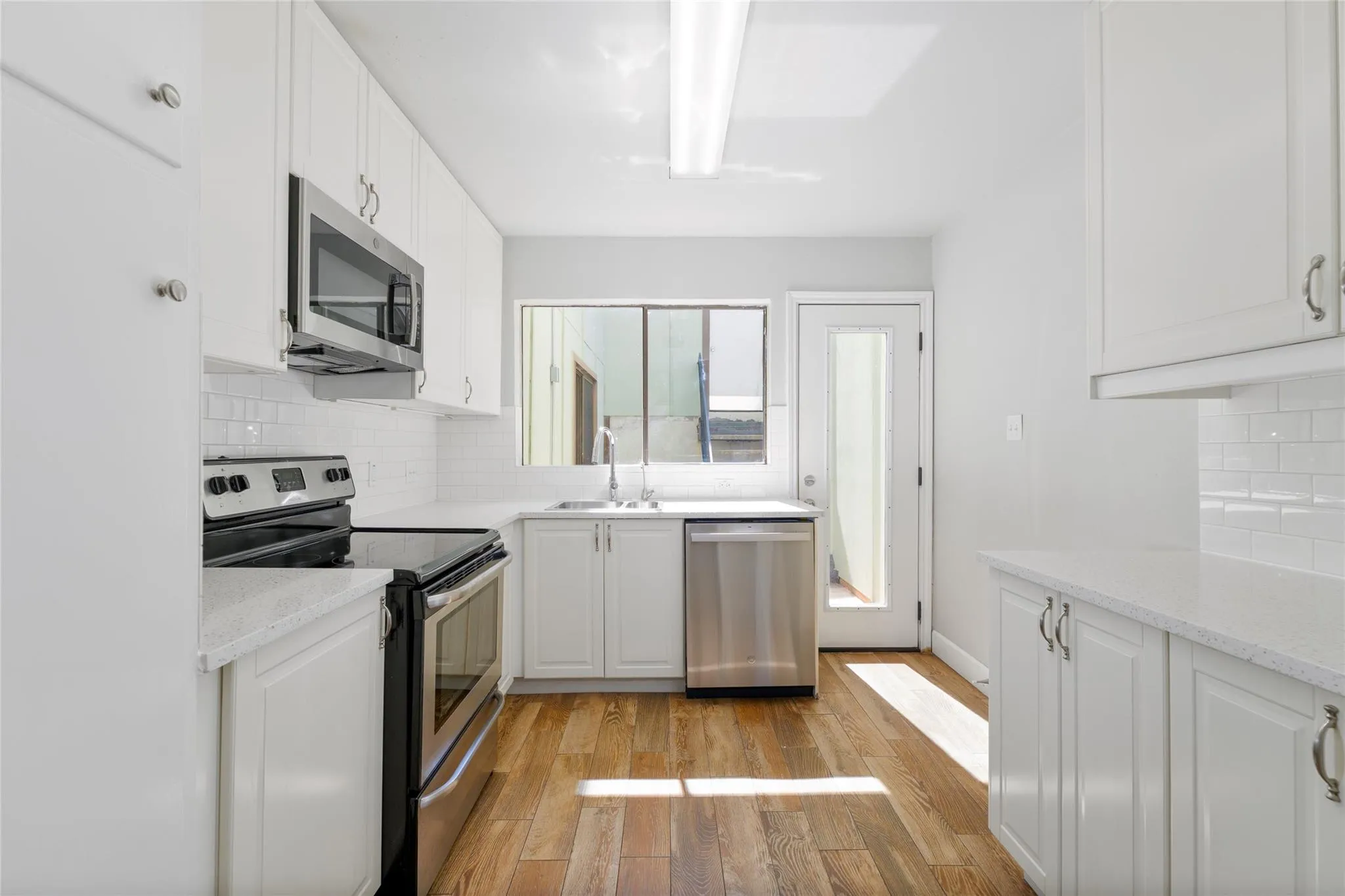 Photo 4 of 1702 TIMBER RIDGE DR