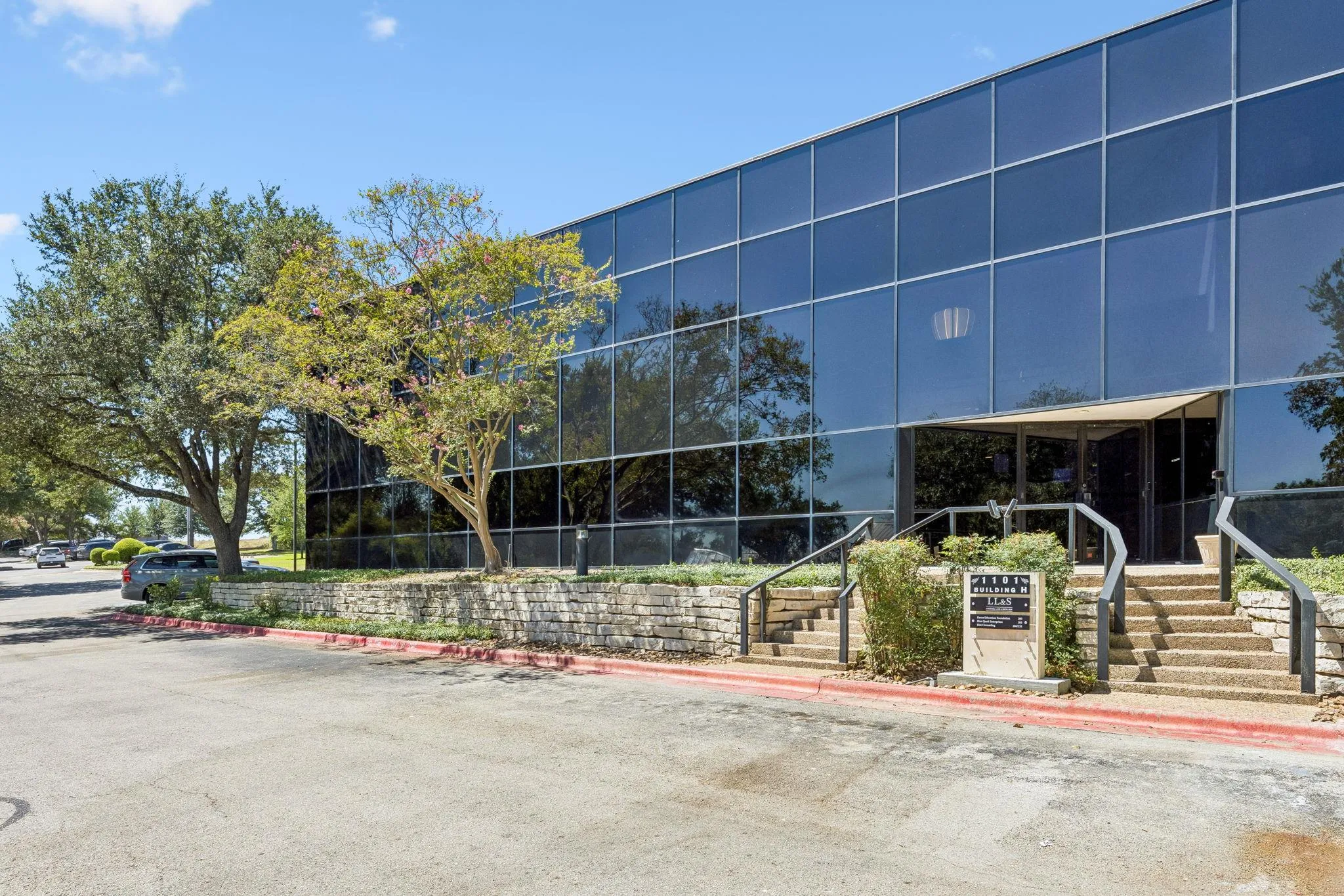 Photo of 1101 S CAPITAL OF TEXAS HIGHWAY #H 207, Austin, TX, 78746