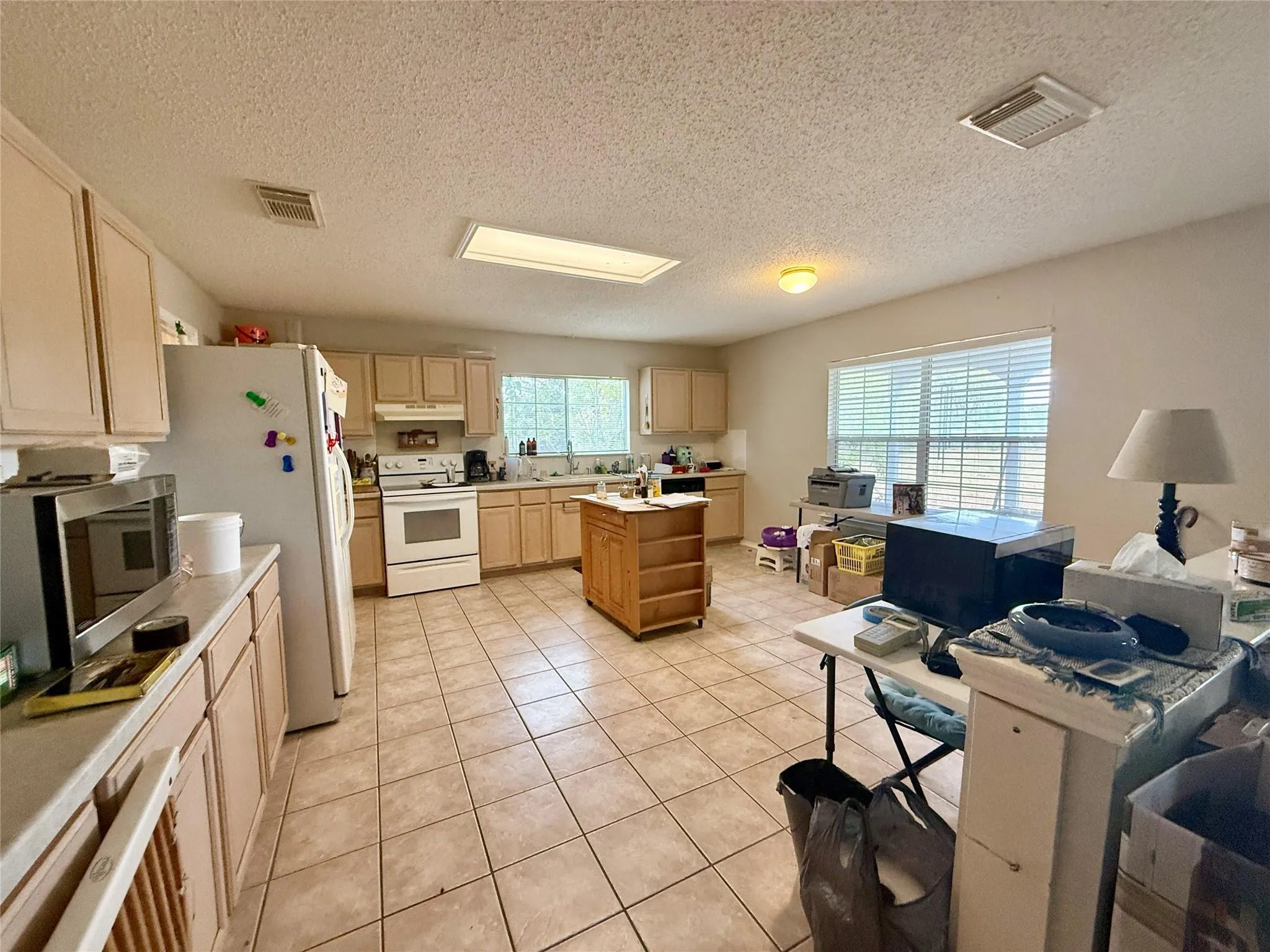 Photo 3 of 3085 CRESTMONT LN