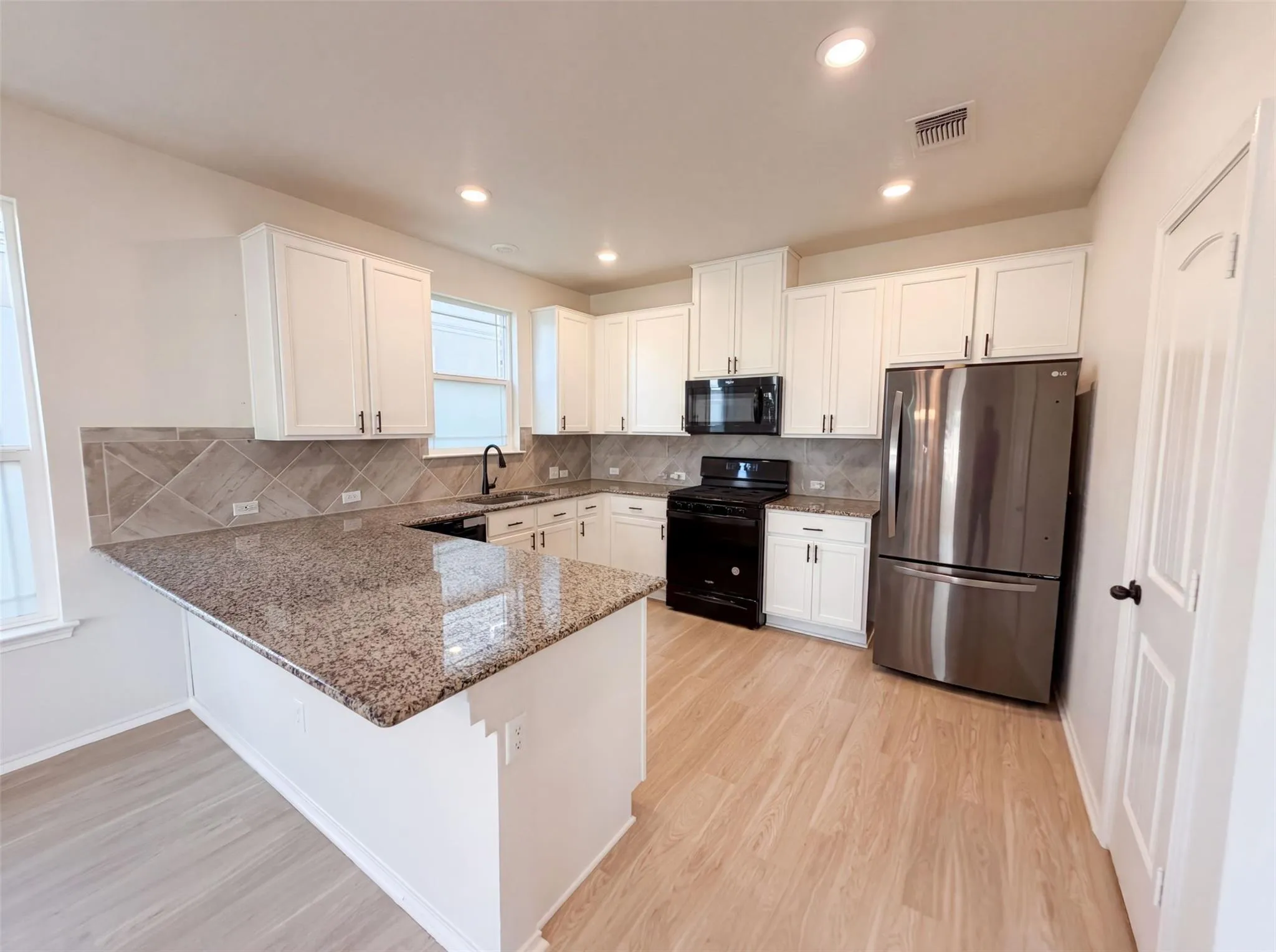 Photo 2 of 252 SAGE DERBY DR #90