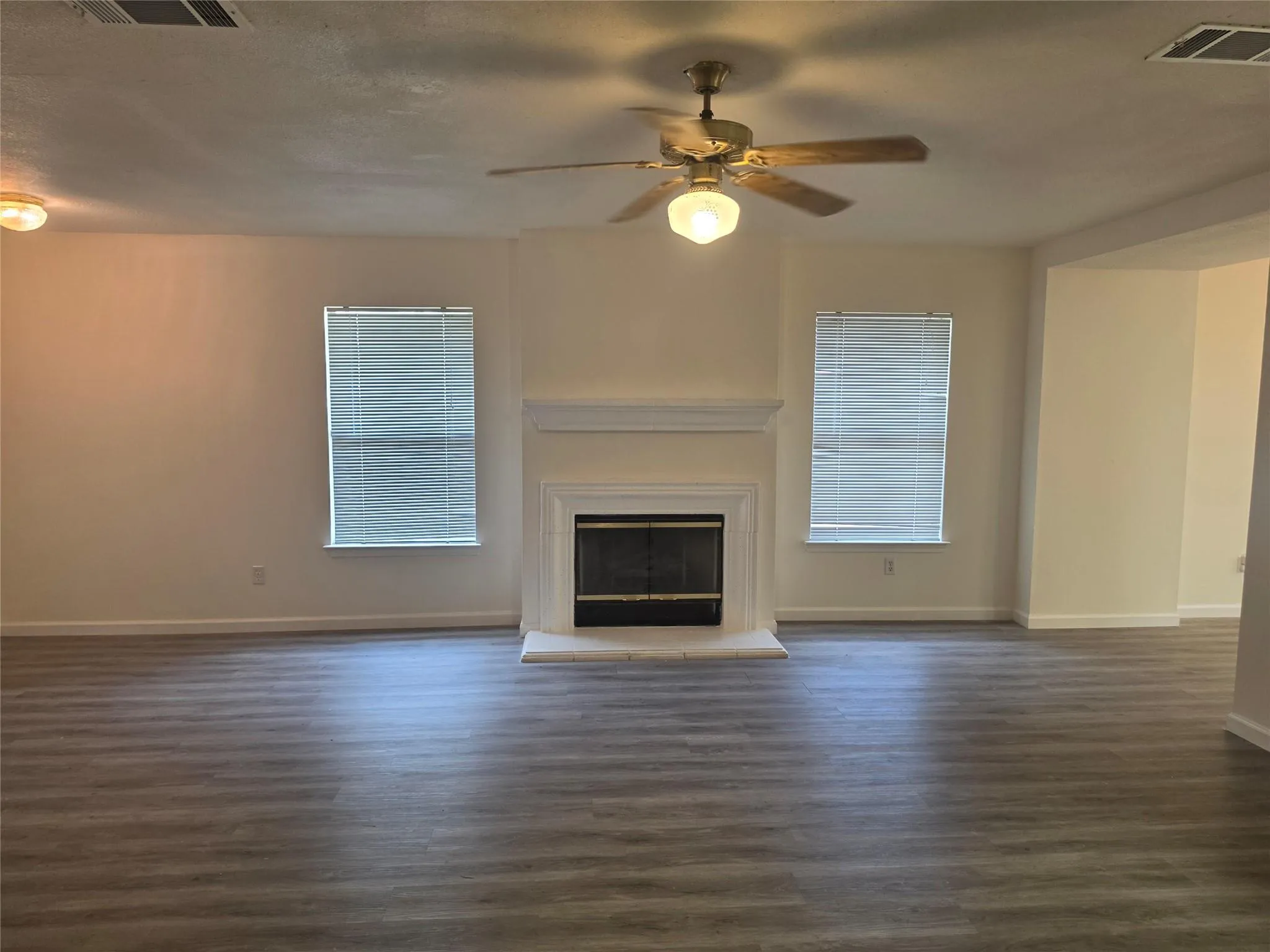 Photo 4 of 1216 BRADBURY LN