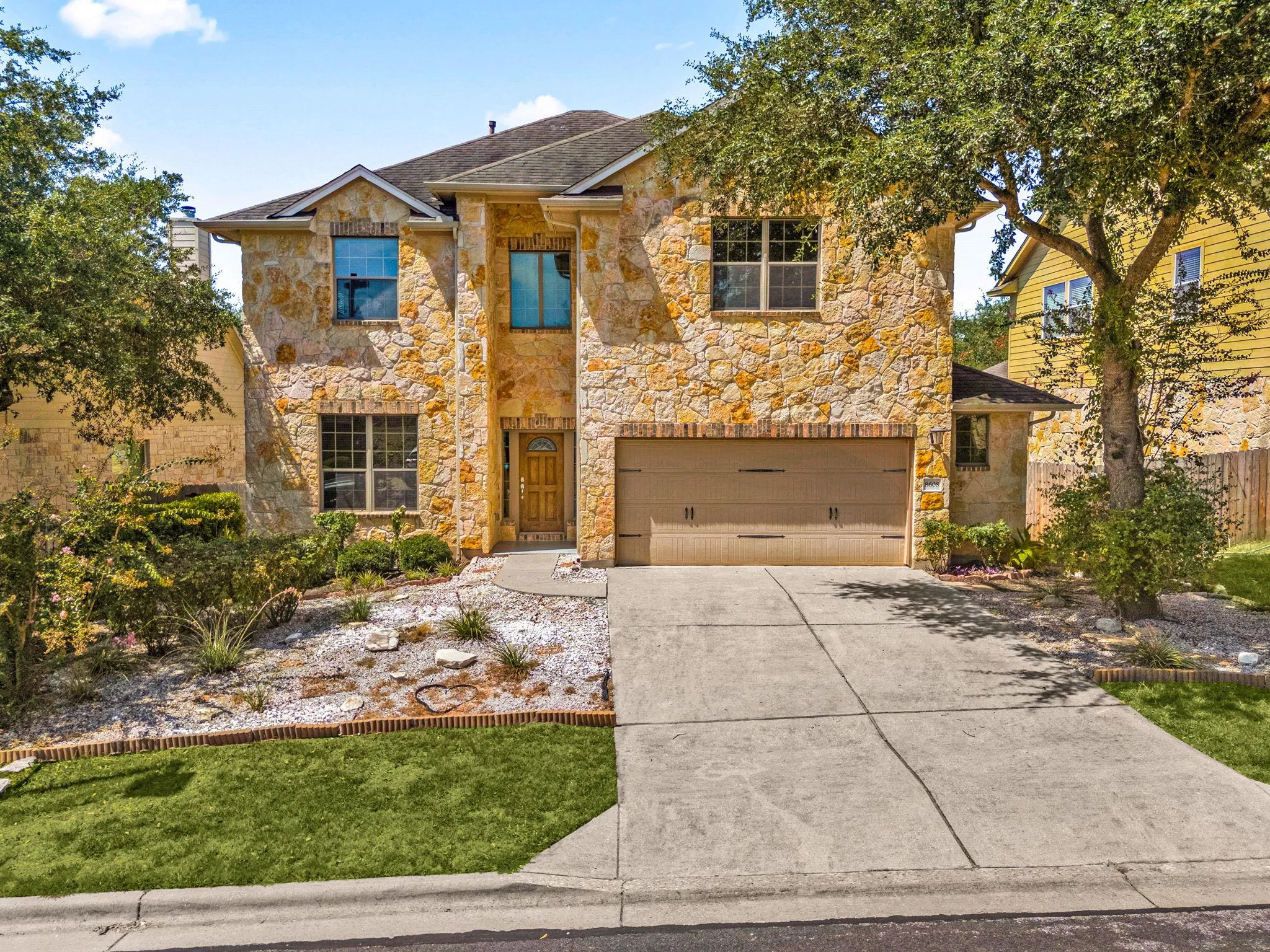 Photo 2 of 8608 ALOPHIA DR