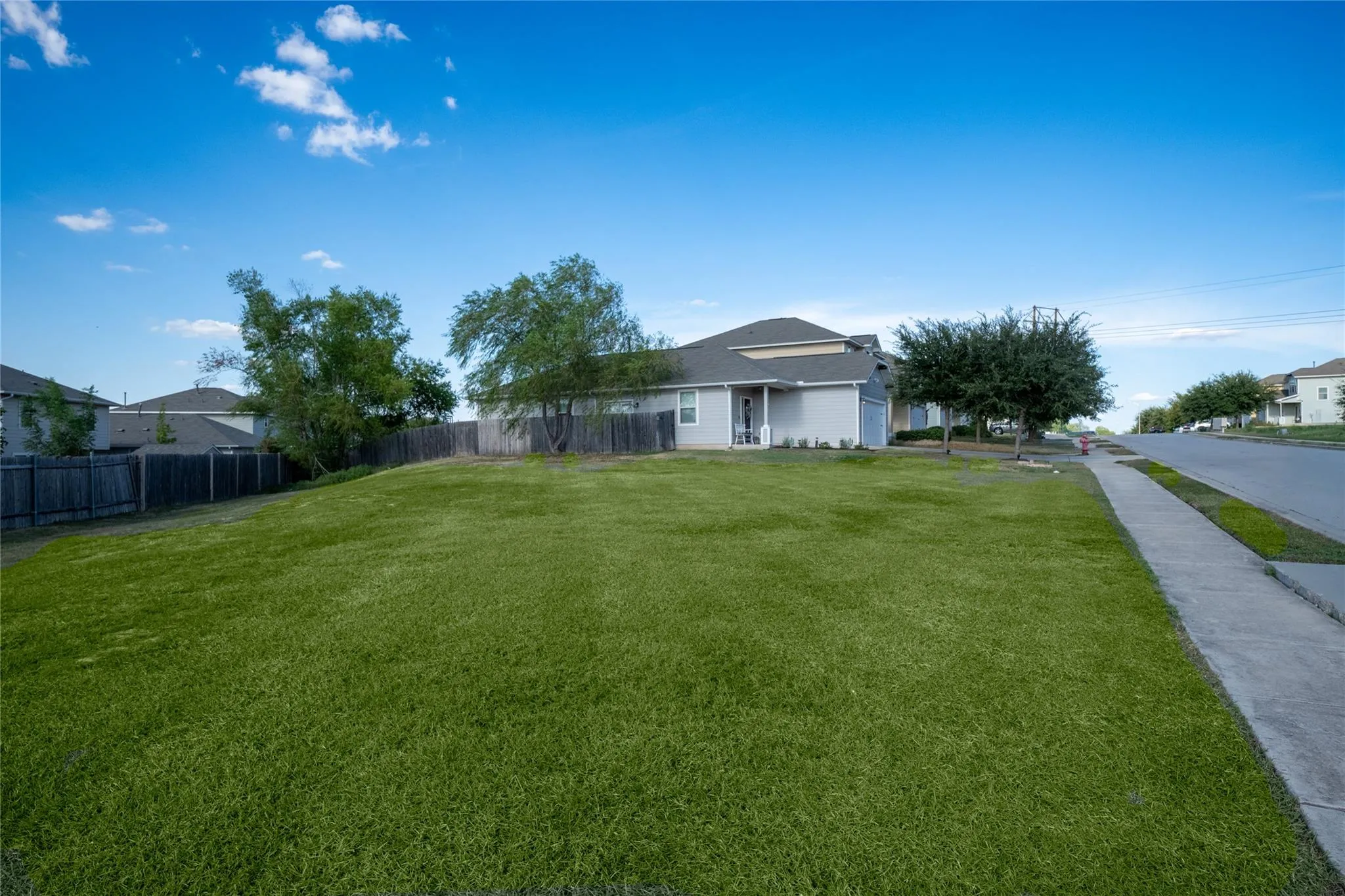 Photo 3 of 326 PEARL WAY