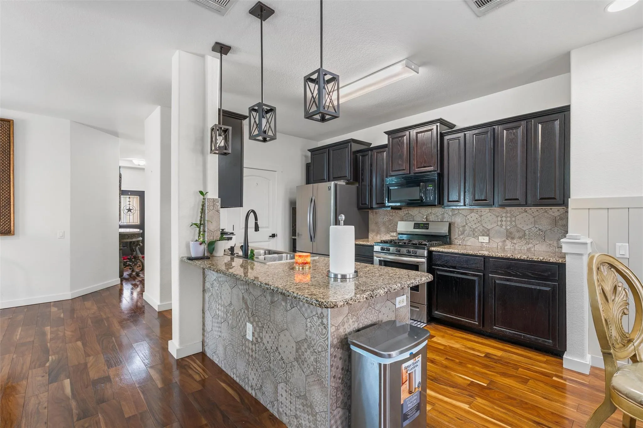 Photo 4 of 13701 HARRISGLENN DR