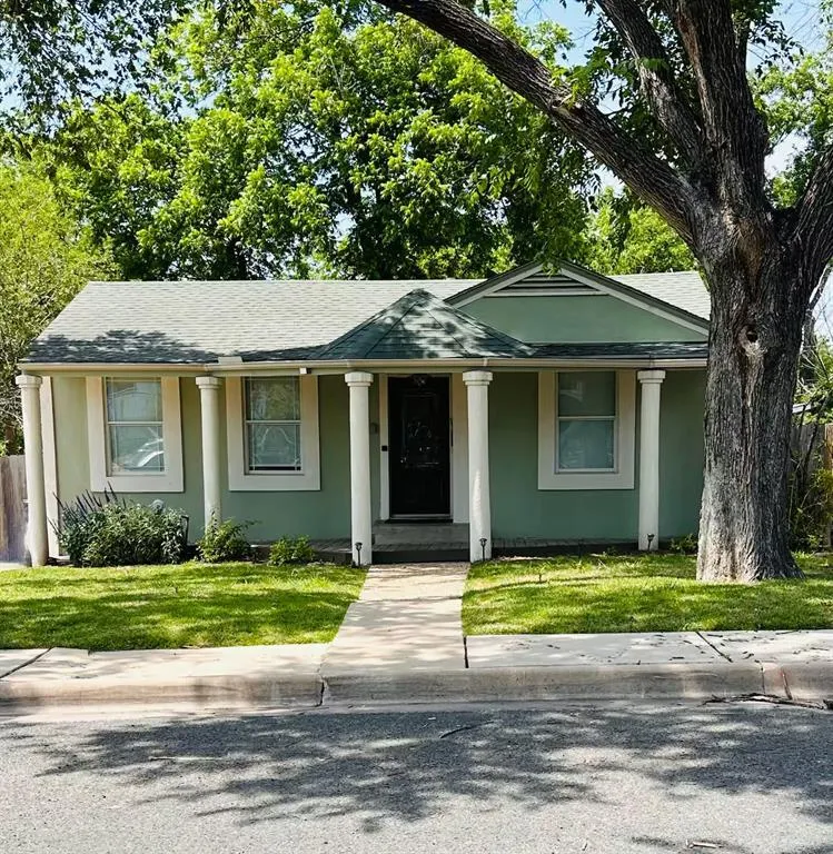 Photo 2 of 2952 HIGGINS ST
