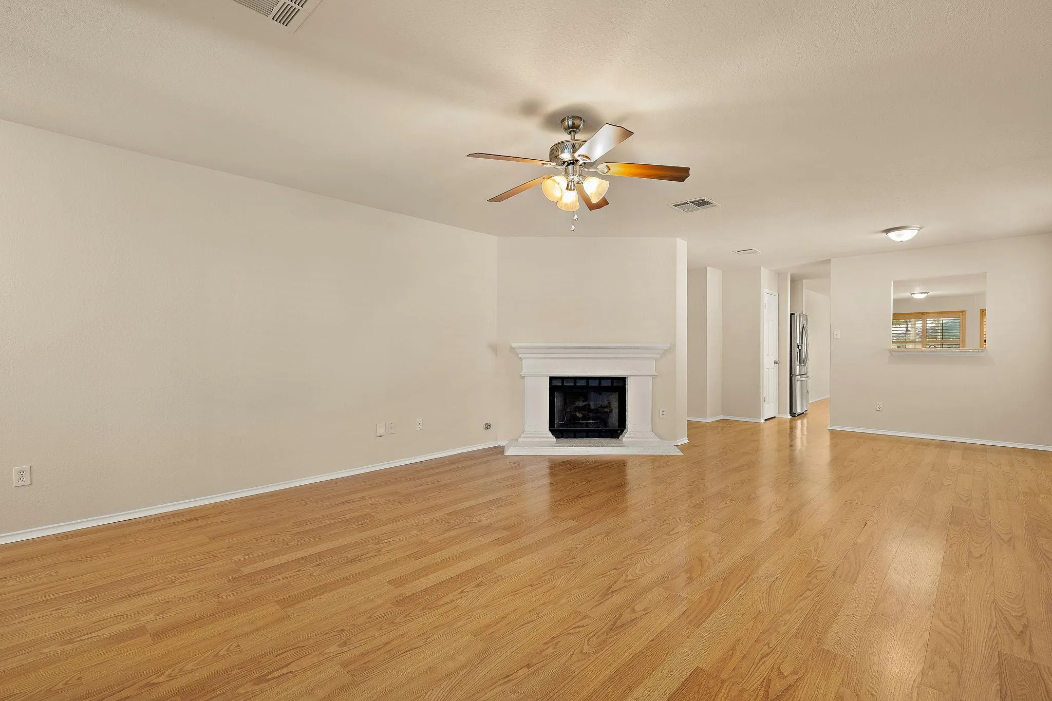 Photo 4 of 17413 TOBERMORY DR