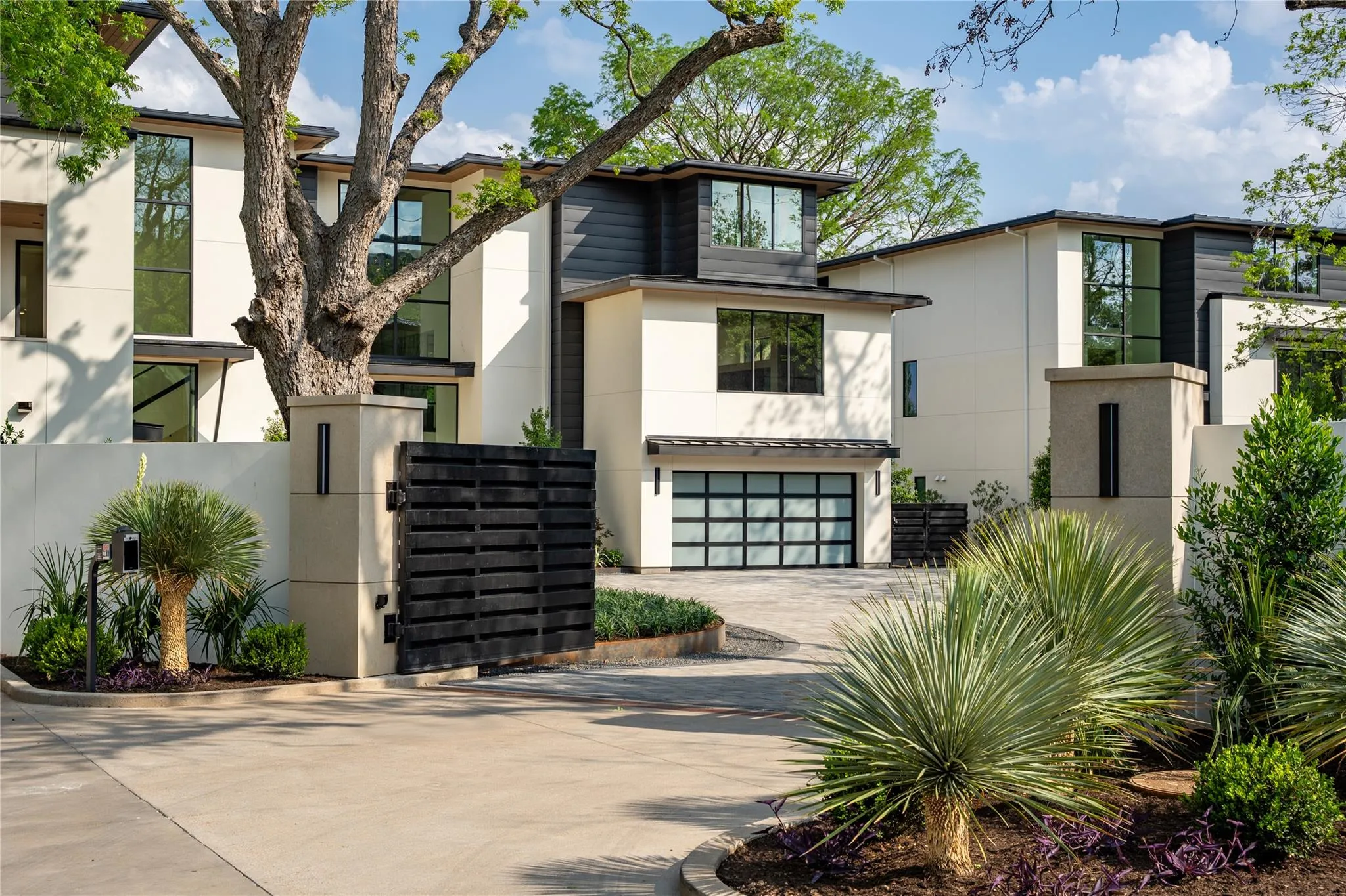 Photo of 2503 WESTLAKE DR #301, Austin, TX, 78746
