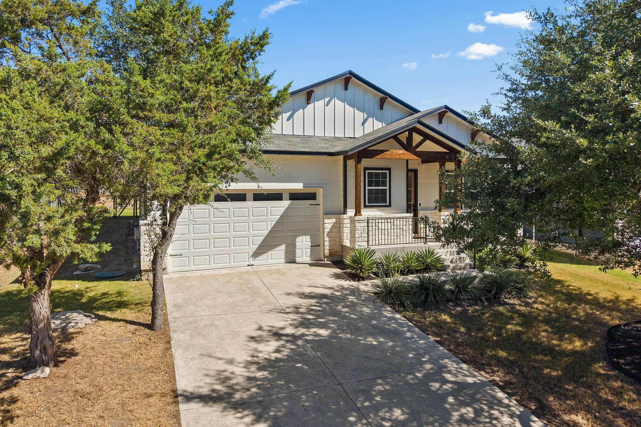 Photo 5 of 20102 COOLIDGE LN