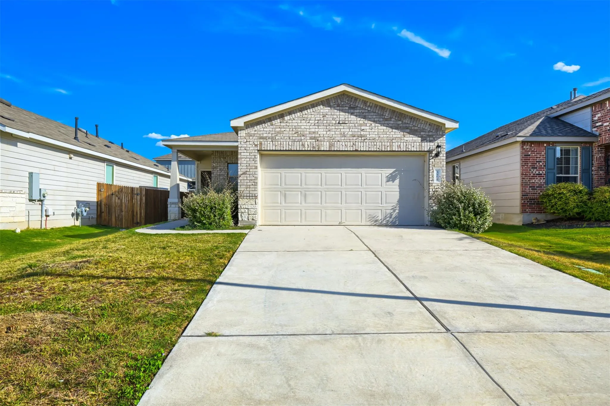 Photo of 324 HARPER LN, Georgetown, TX, 78626