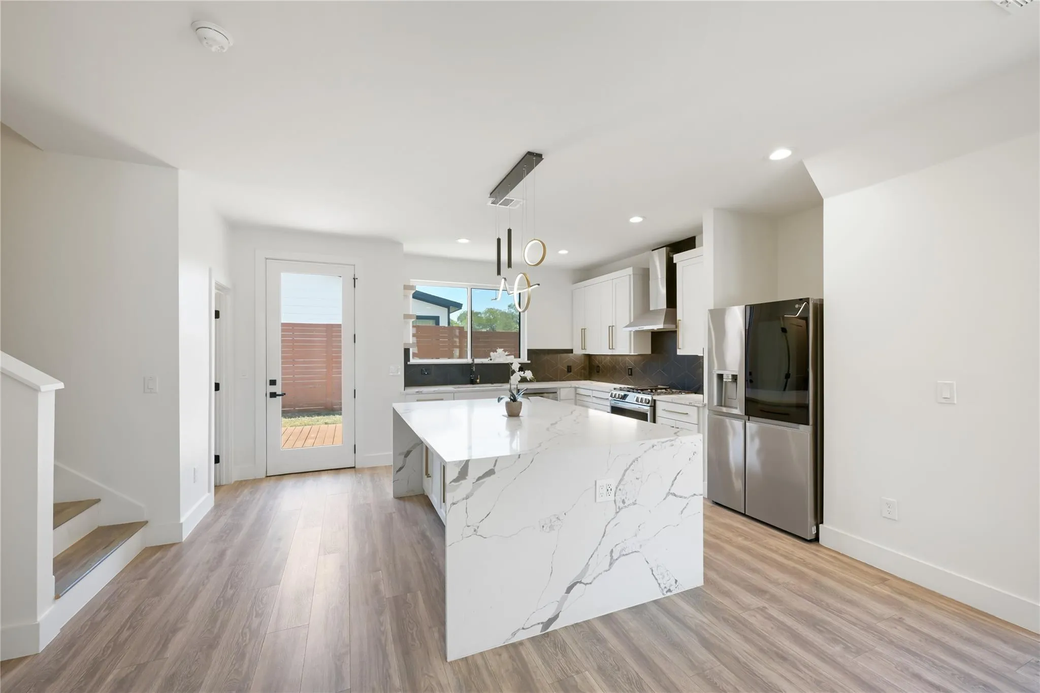 Photo 5 of 1606 HARVEY ST #1
