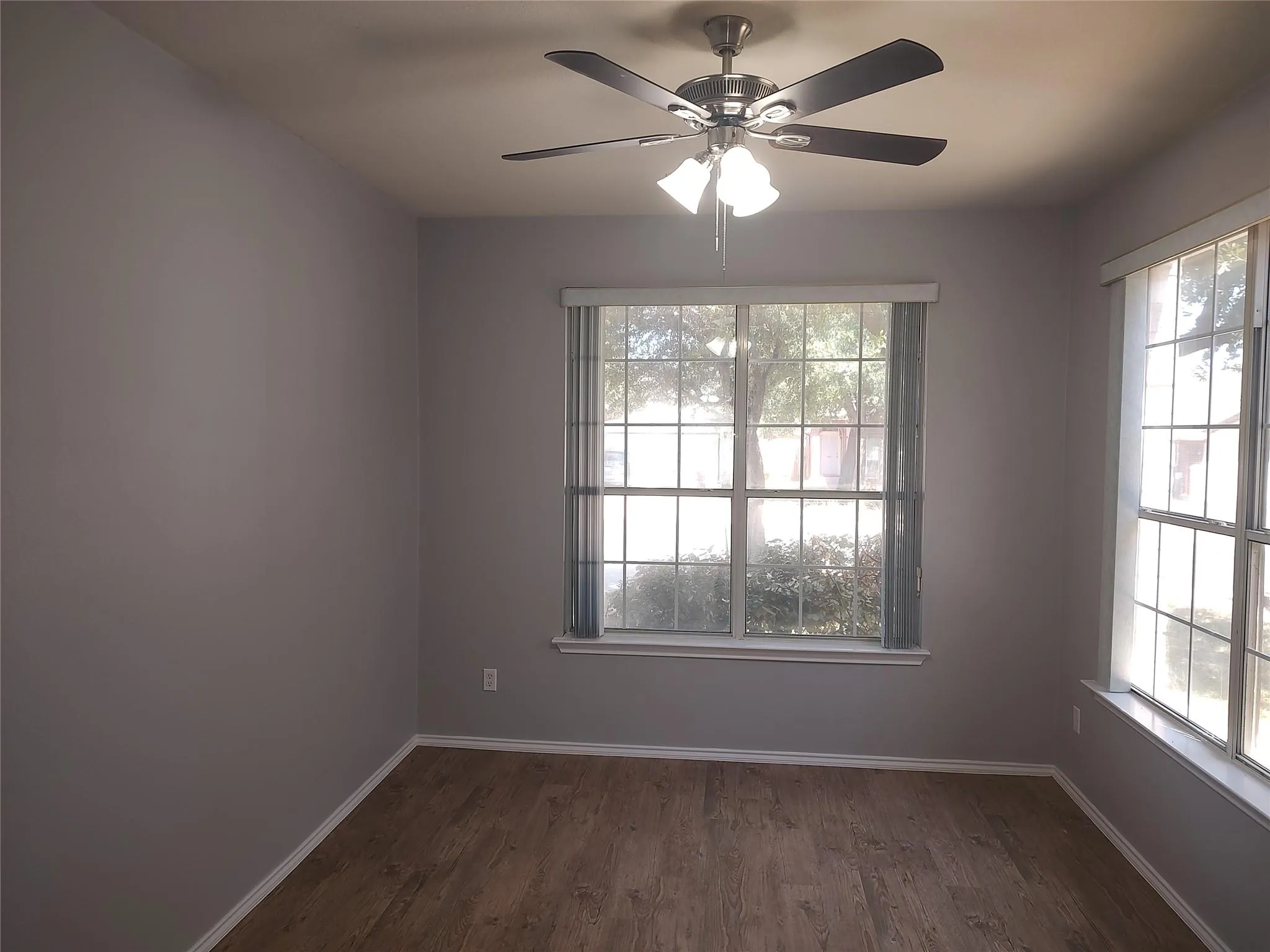 Photo 5 of 14425 MOWSBURY DR