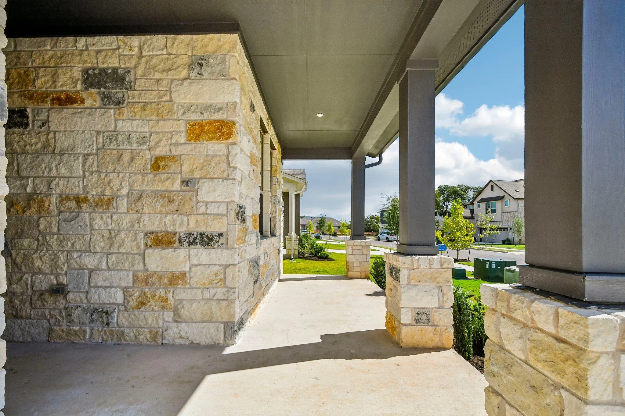 Photo 2 of 279 SAN SABA DR