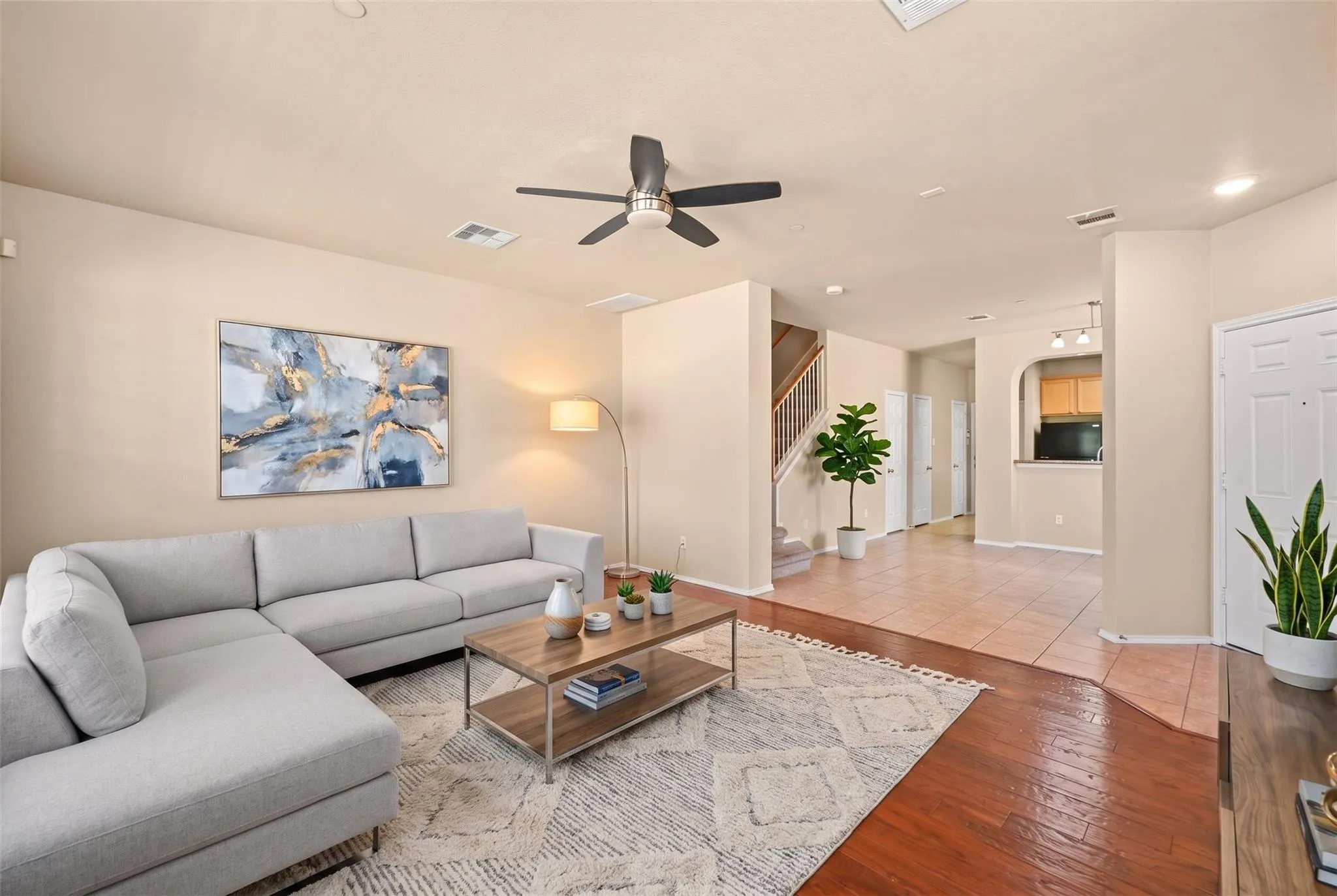 Photo 4 of 9201 BRODIE LN #502