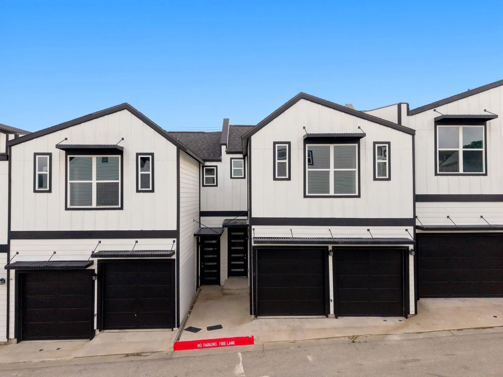 Photo 2 of 1300 MCKIE DR #33