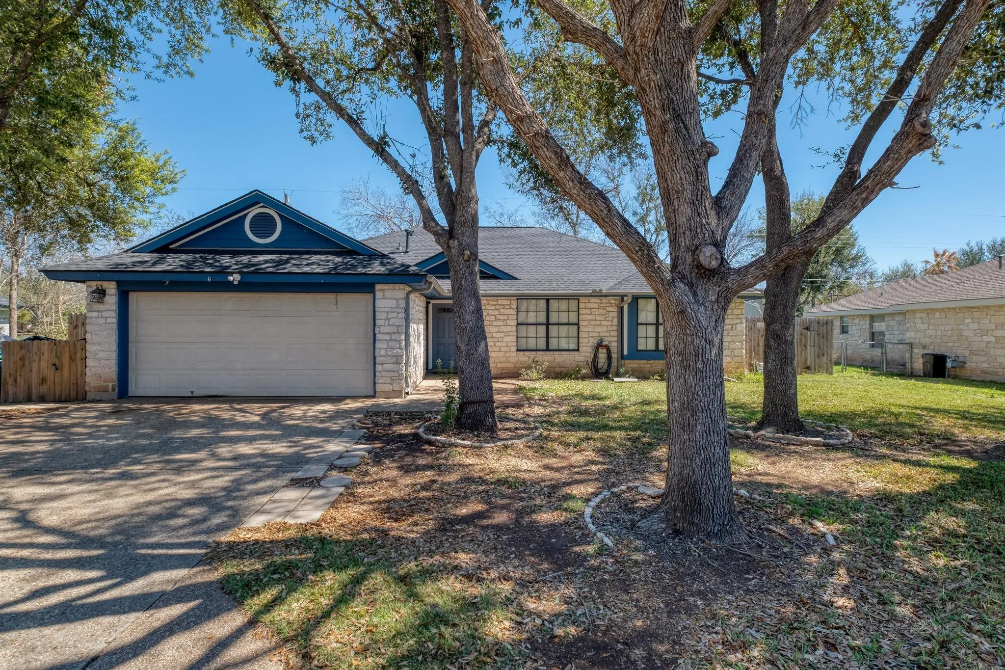 Photo of 2010 LARK LN, Taylor, TX, 76574