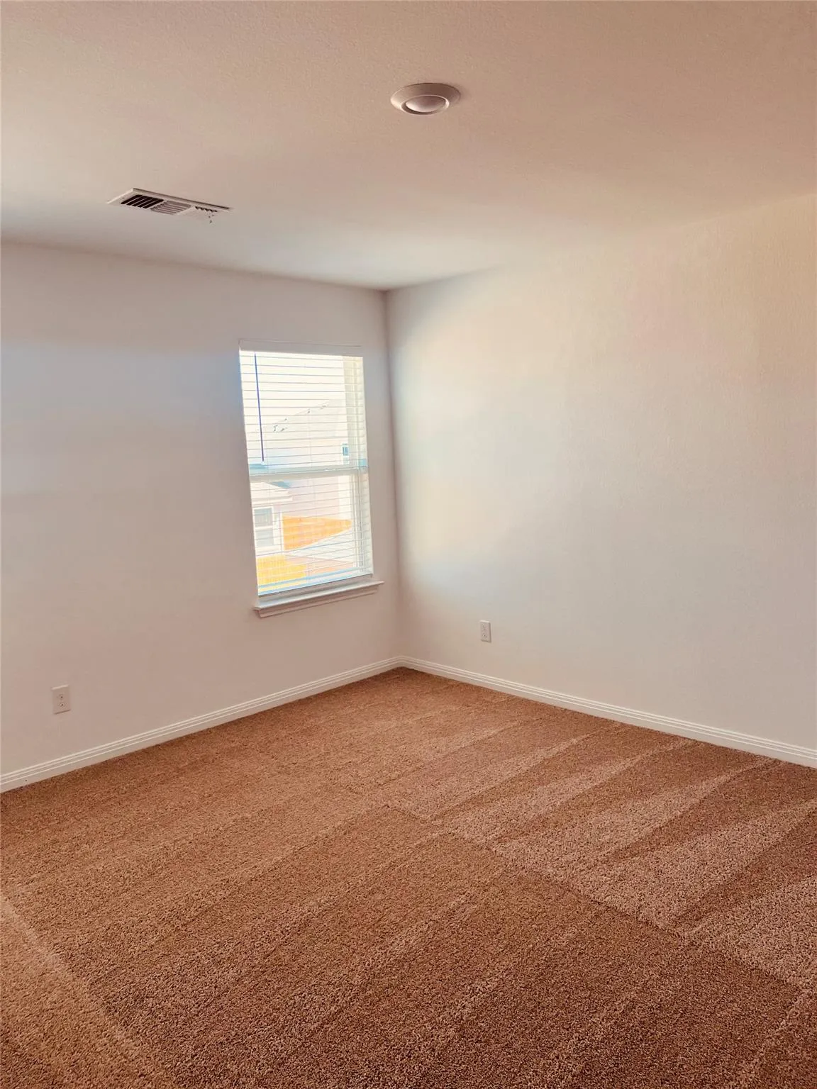 Photo 3 of 109 FAIRFAX LN