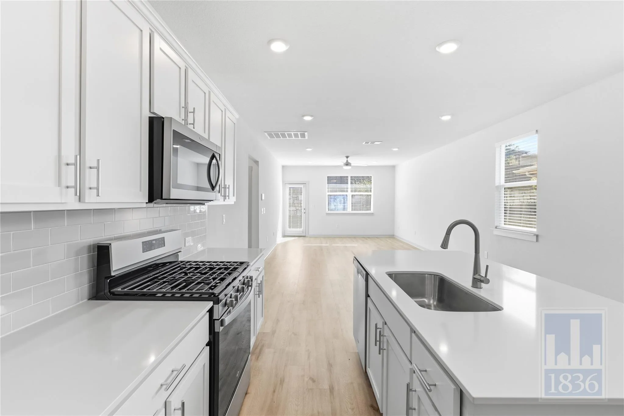 Photo 5 of 8129 LINNIE LN