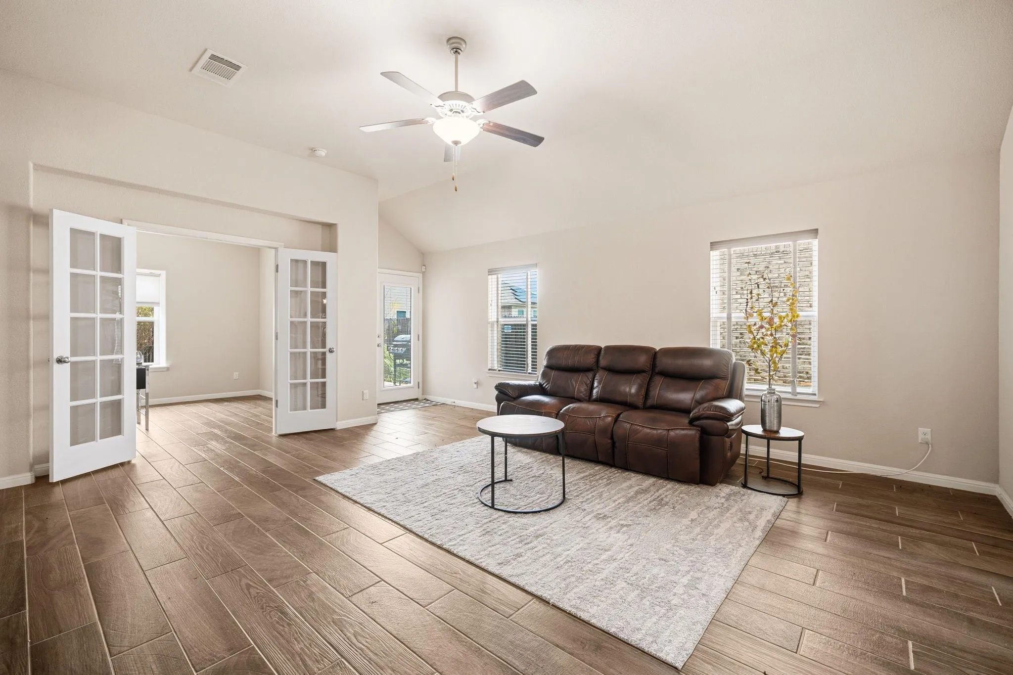 Photo 4 of 19024 SCORIA DR