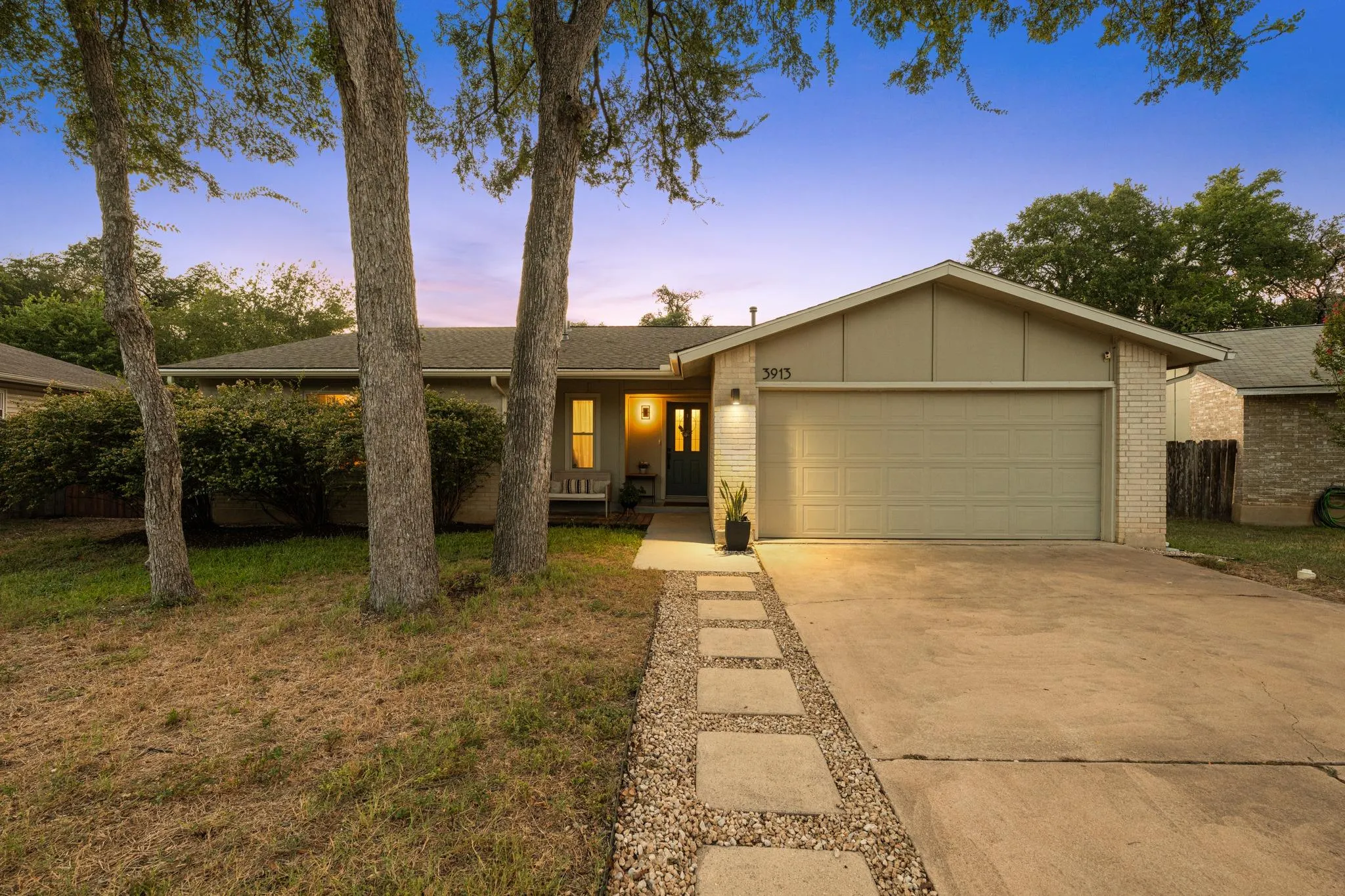 Photo of 3913 LEAFIELD DR, Austin, TX, 78749