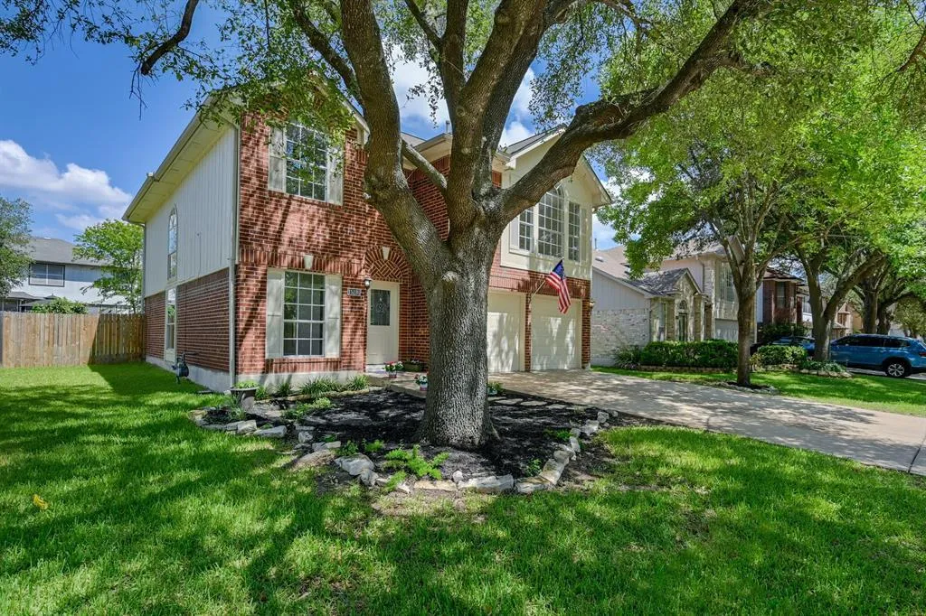 Photo 3 of 15316 ECORIO DR