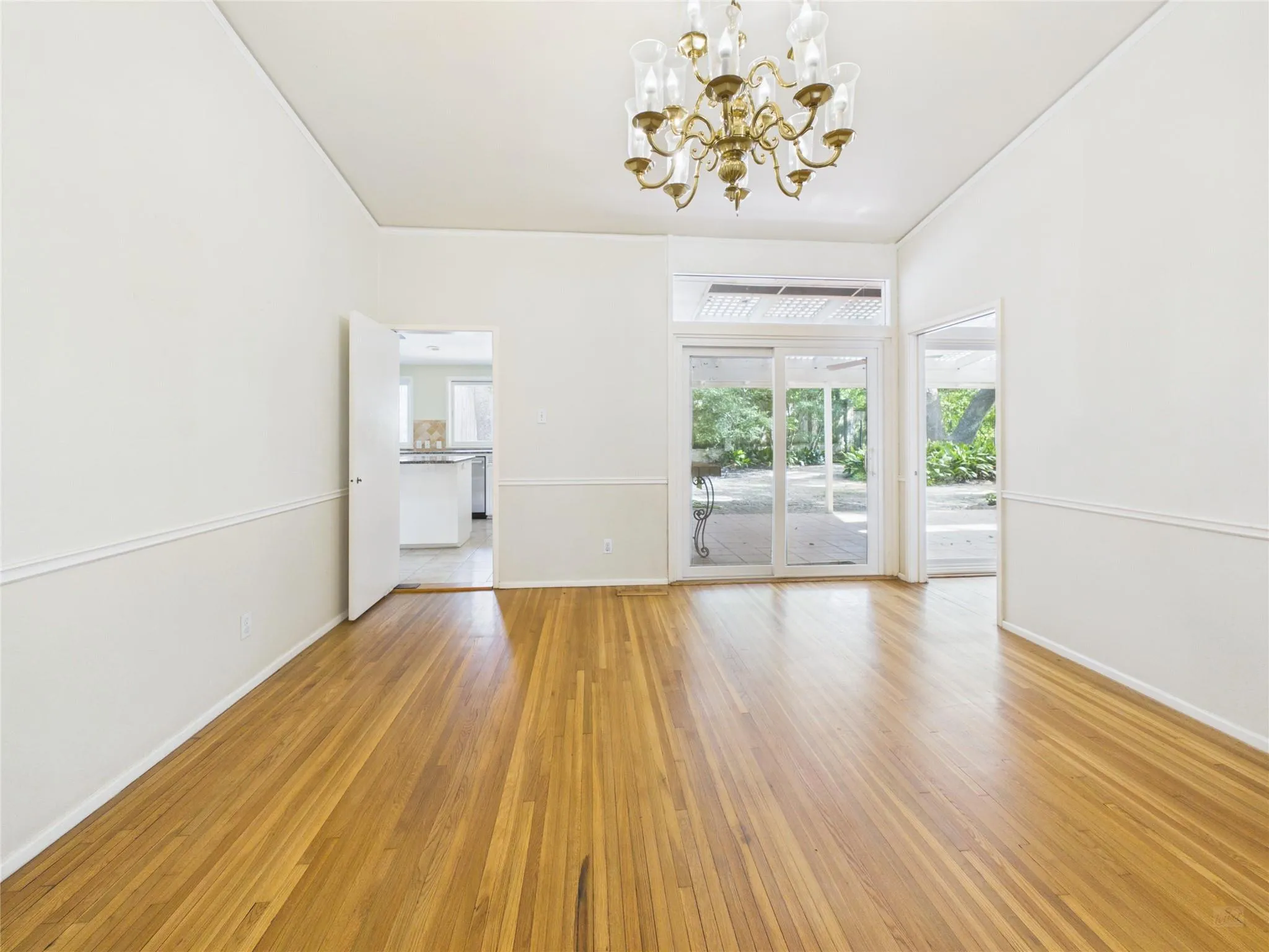 Photo 4 of 1202 BELMONT PKWY #SUITE B