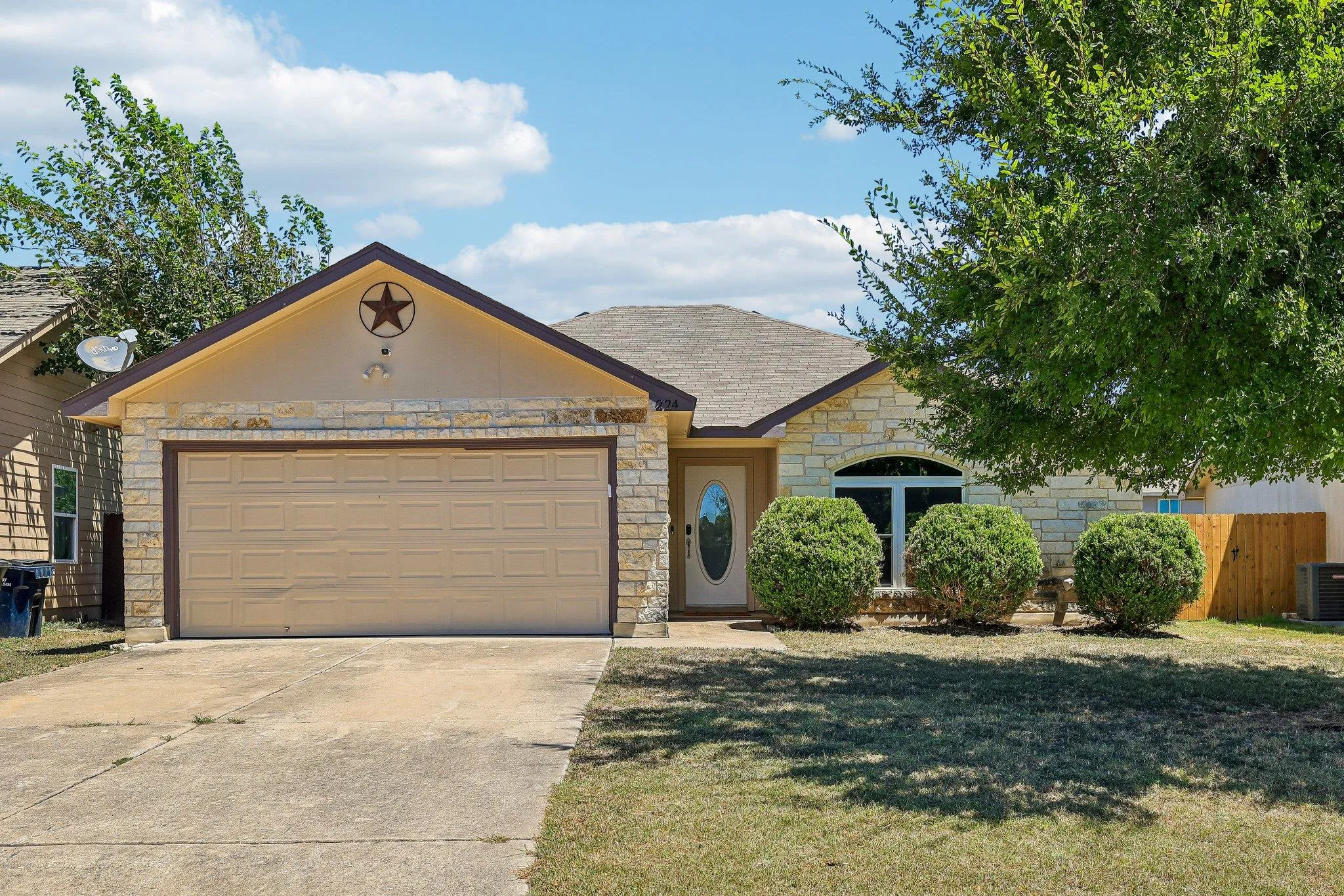 Photo of 224 COPPER LN, Jarrell, TX, 76537