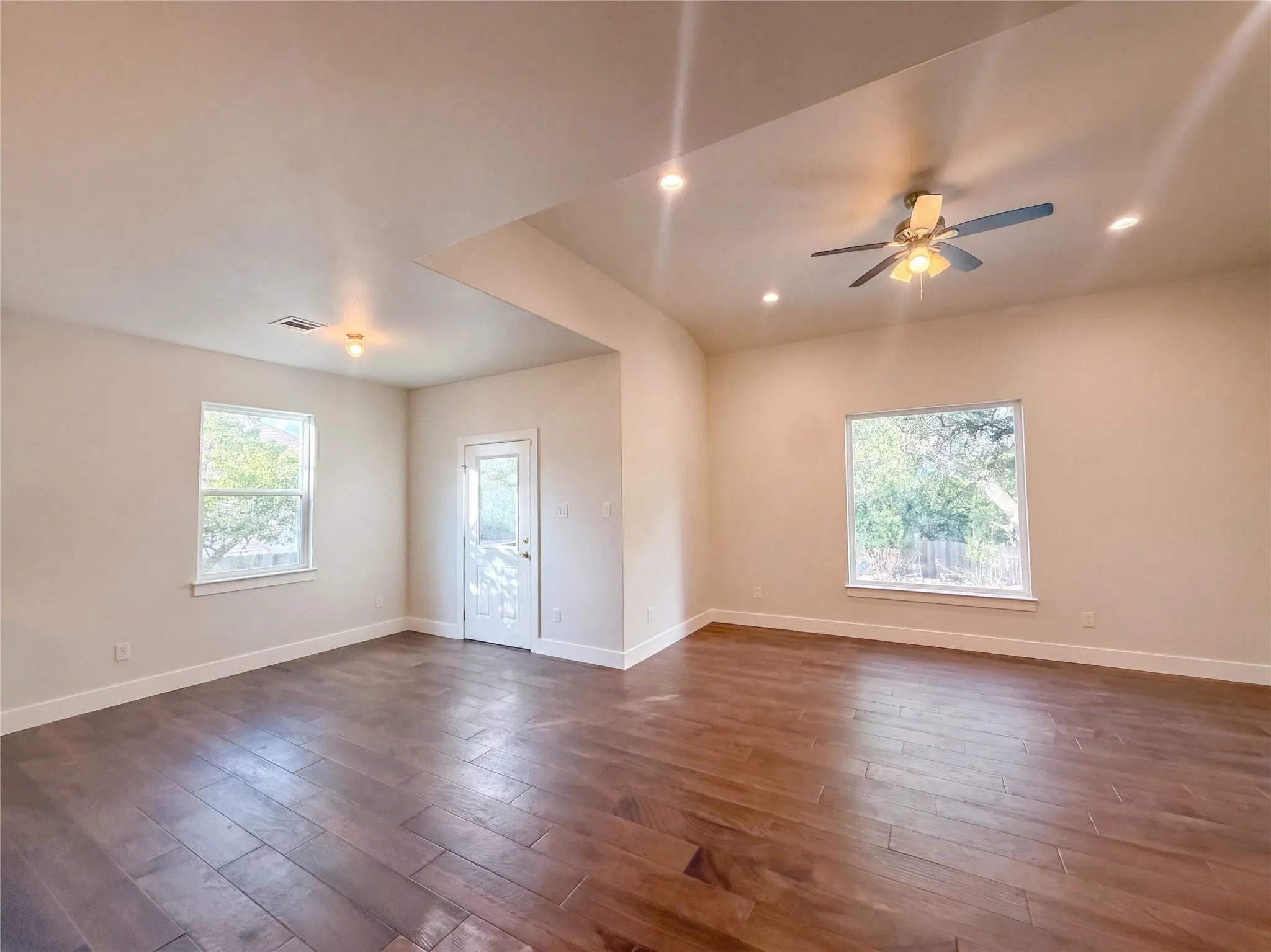 Photo 3 of 50 WHISPERING VALLEY DR