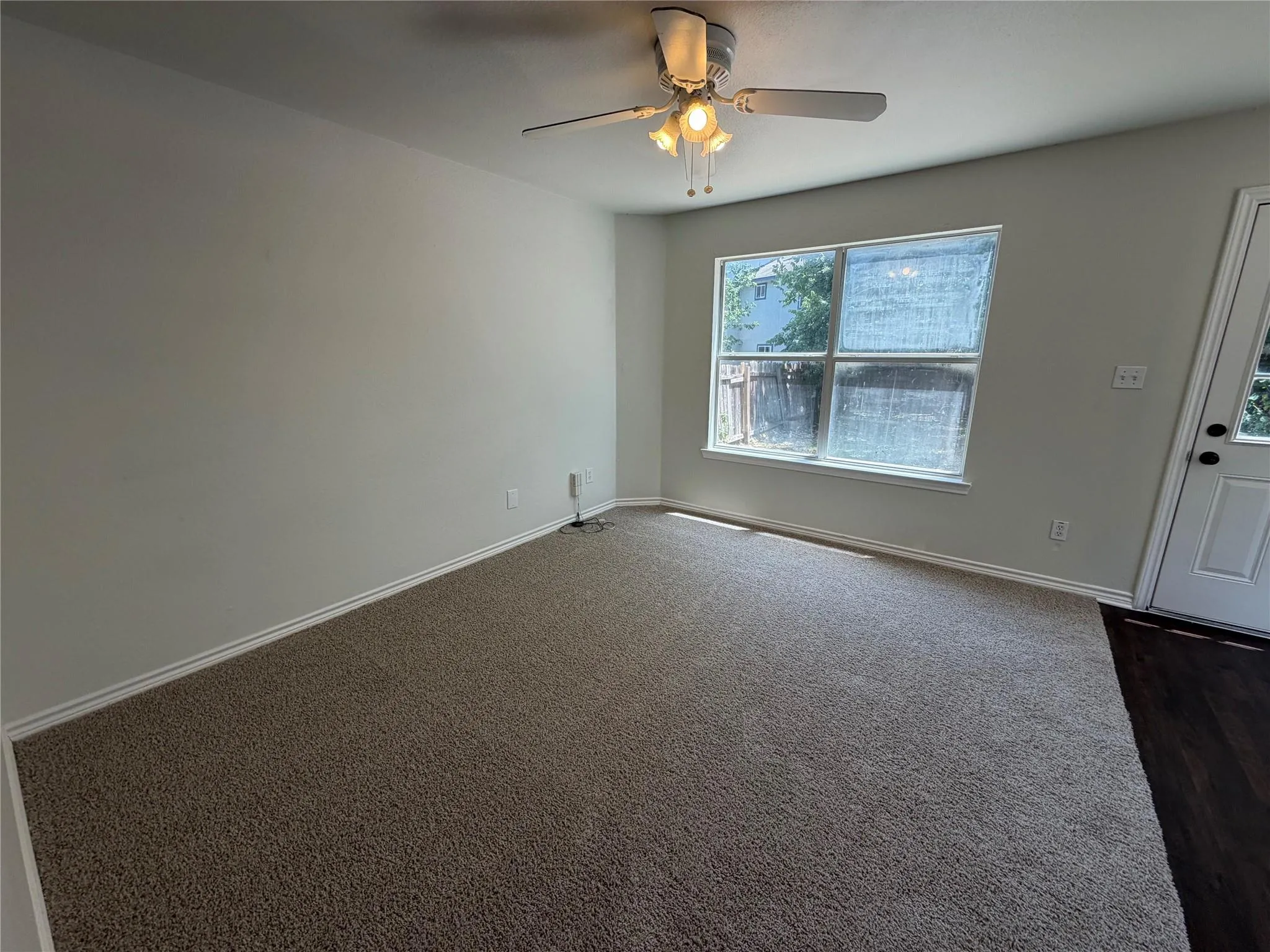 Photo 3 of 1555 PARKFIELD CIR