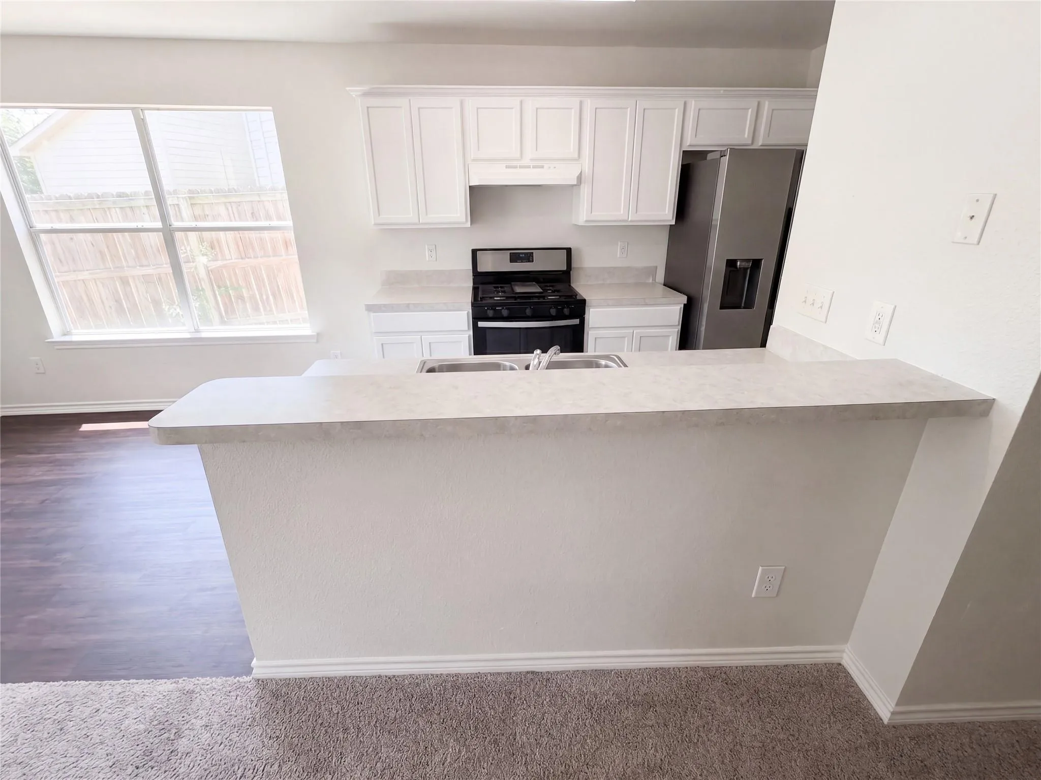 Photo 2 of 1555 PARKFIELD CIR
