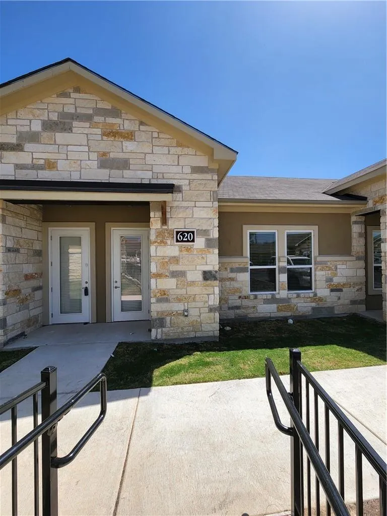 Photo of 1000 GATTIS SCHOOL RD #620, Round Rock, TX, 78664