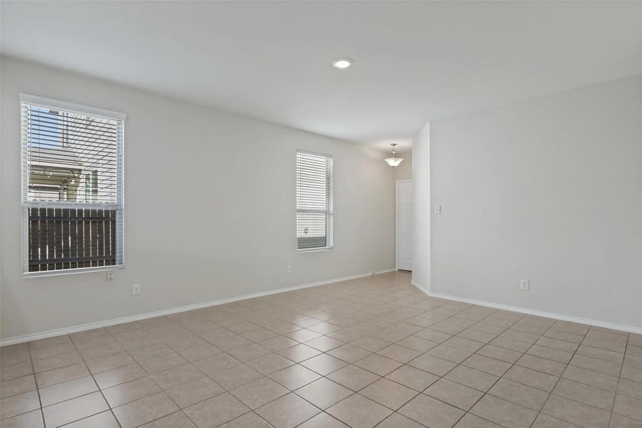 Photo 5 of 137 MIRACLE DR