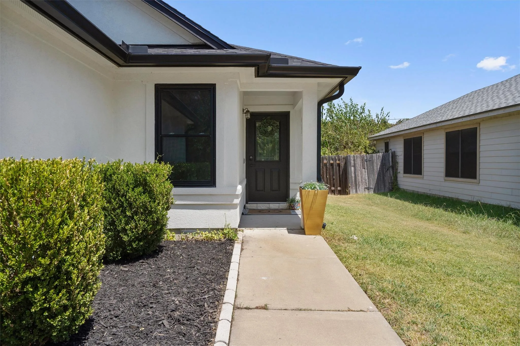 Photo 5 of 4202 KINGS CANYON DR