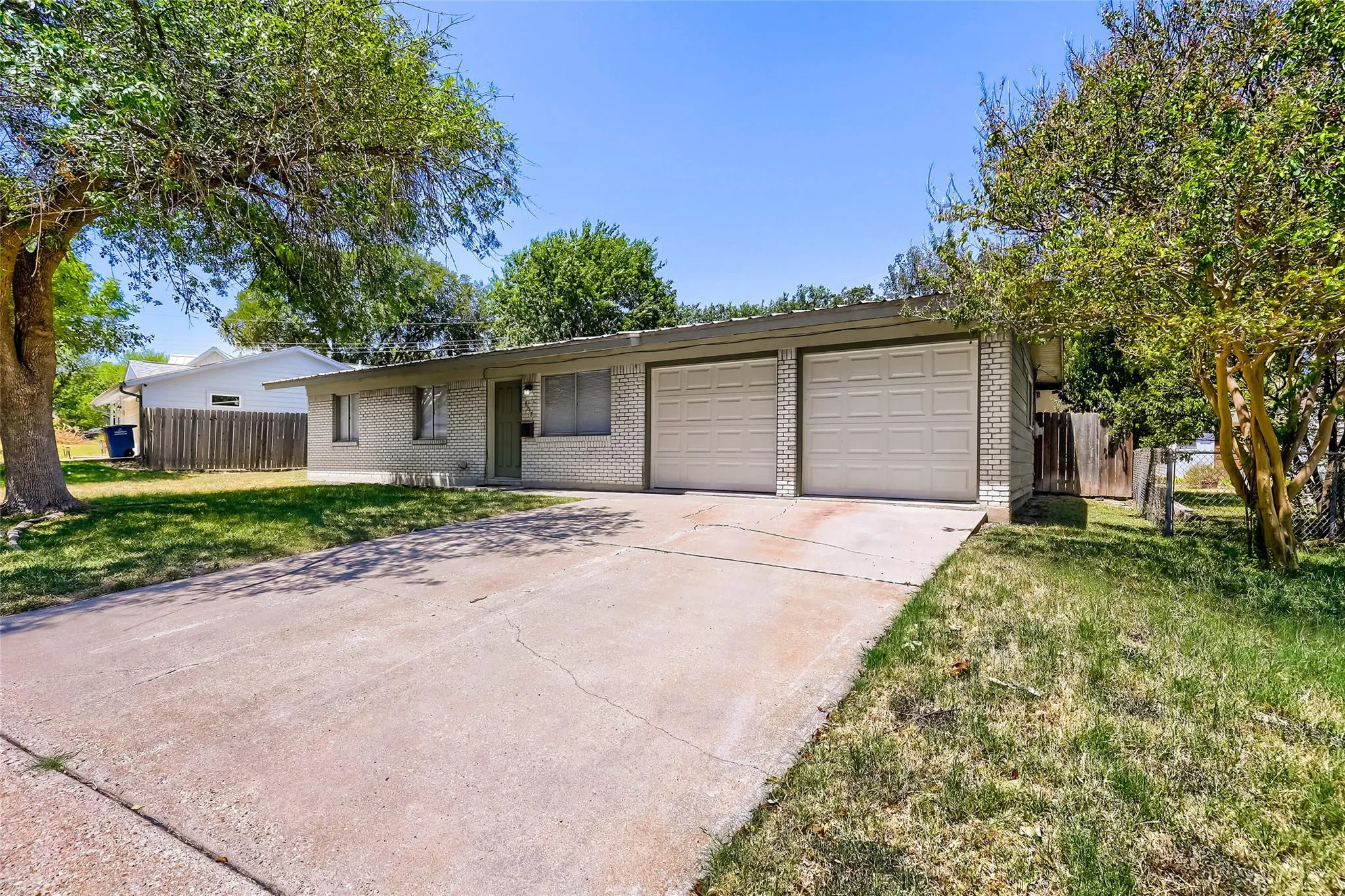 Photo 4 of 8518 BROOKFIELD DR