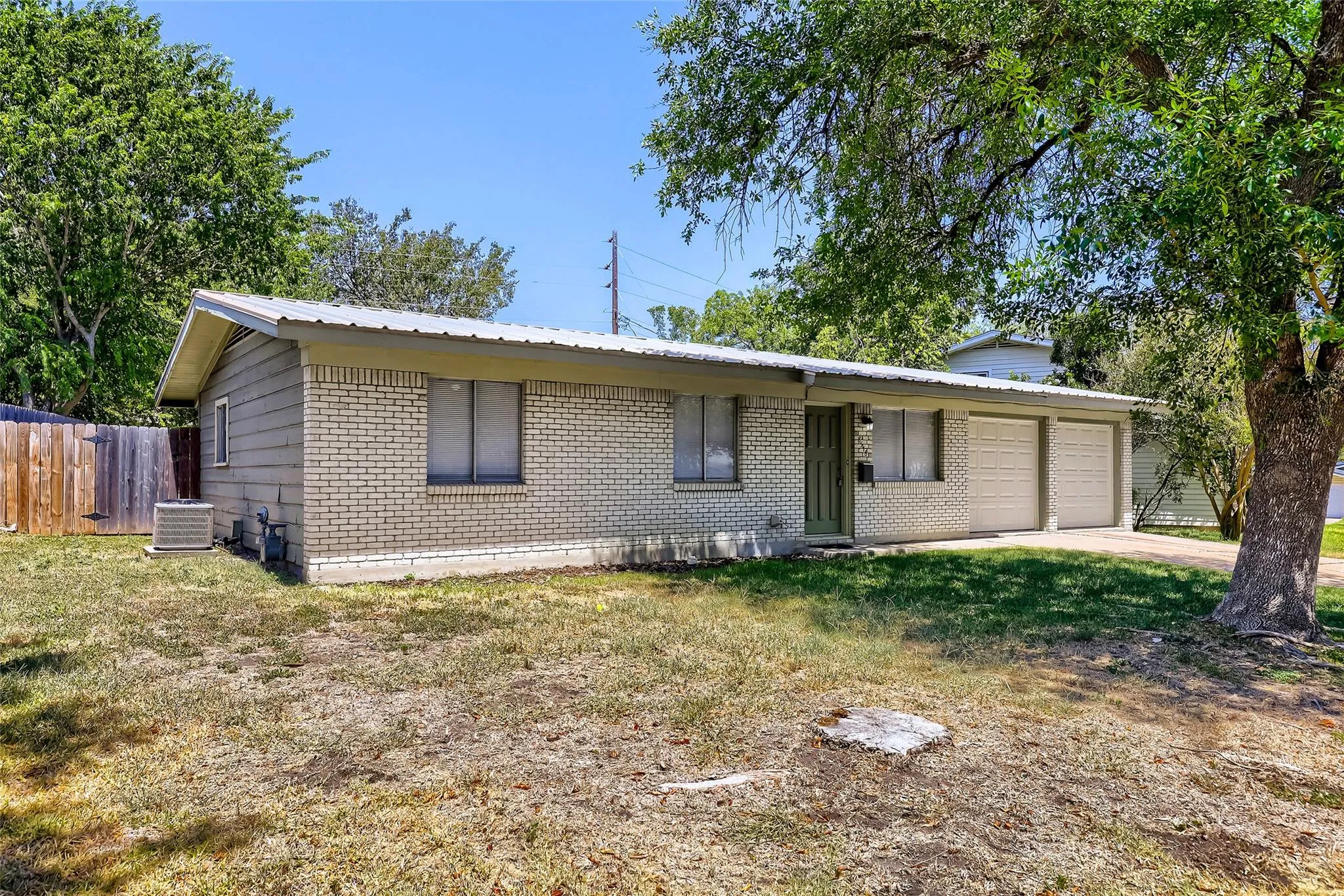 Photo 2 of 8518 BROOKFIELD DR