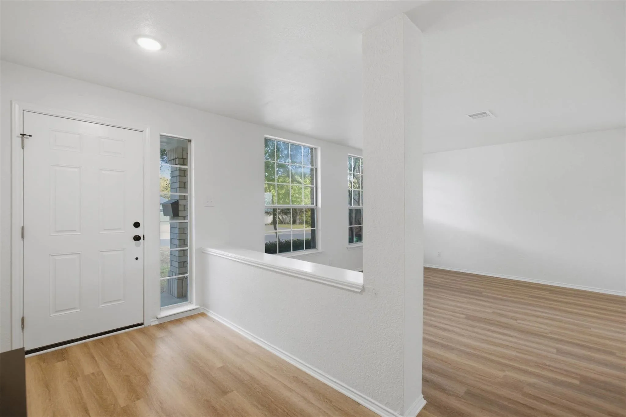 Photo 4 of 709 ELDER WAY