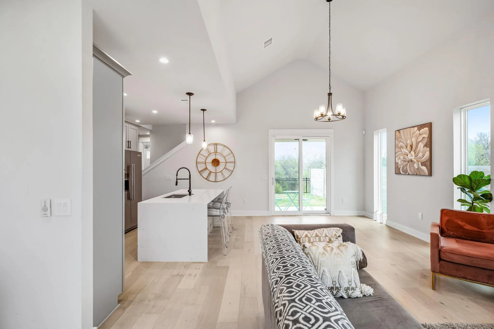 Photo 5 of 6313 BRISTOL CIR #1