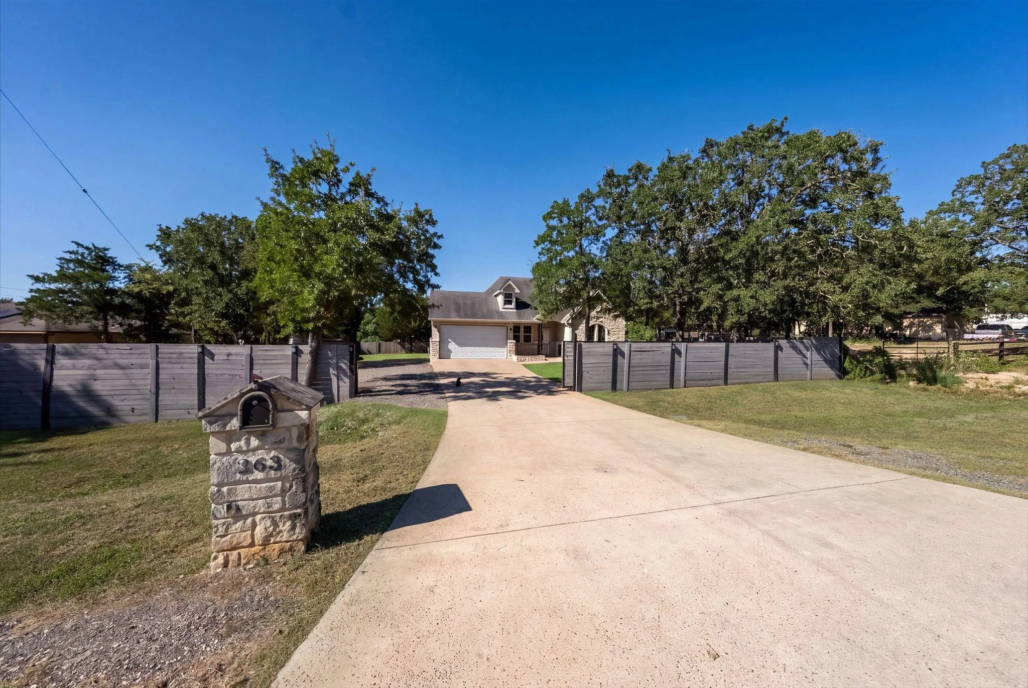 Photo 2 of 263 INDIAN OAK DR