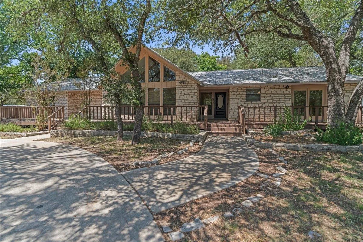Photo of 2500 ROLLING OAKS, San Marcos, TX, 78666
