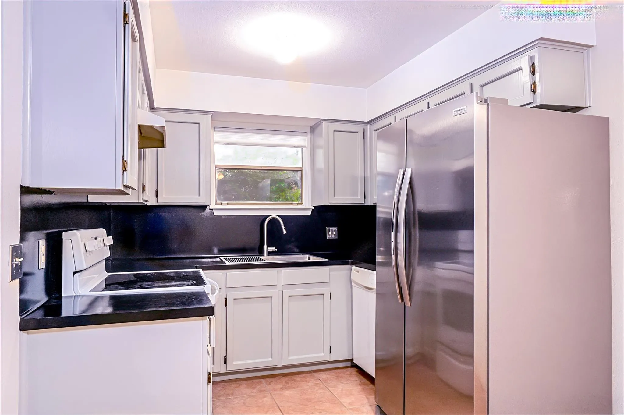 Photo 4 of 5608 COUGAR DR #118