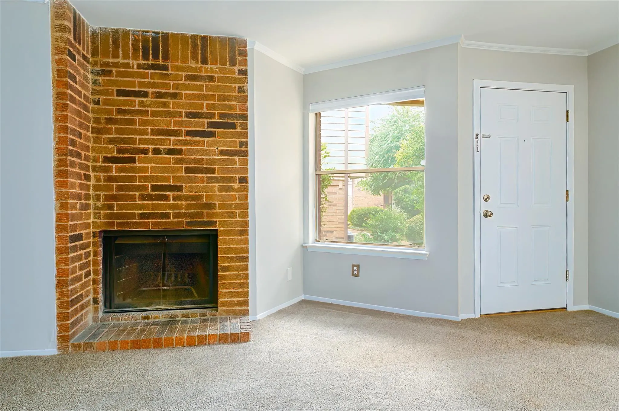 Photo 3 of 5608 COUGAR DR #118