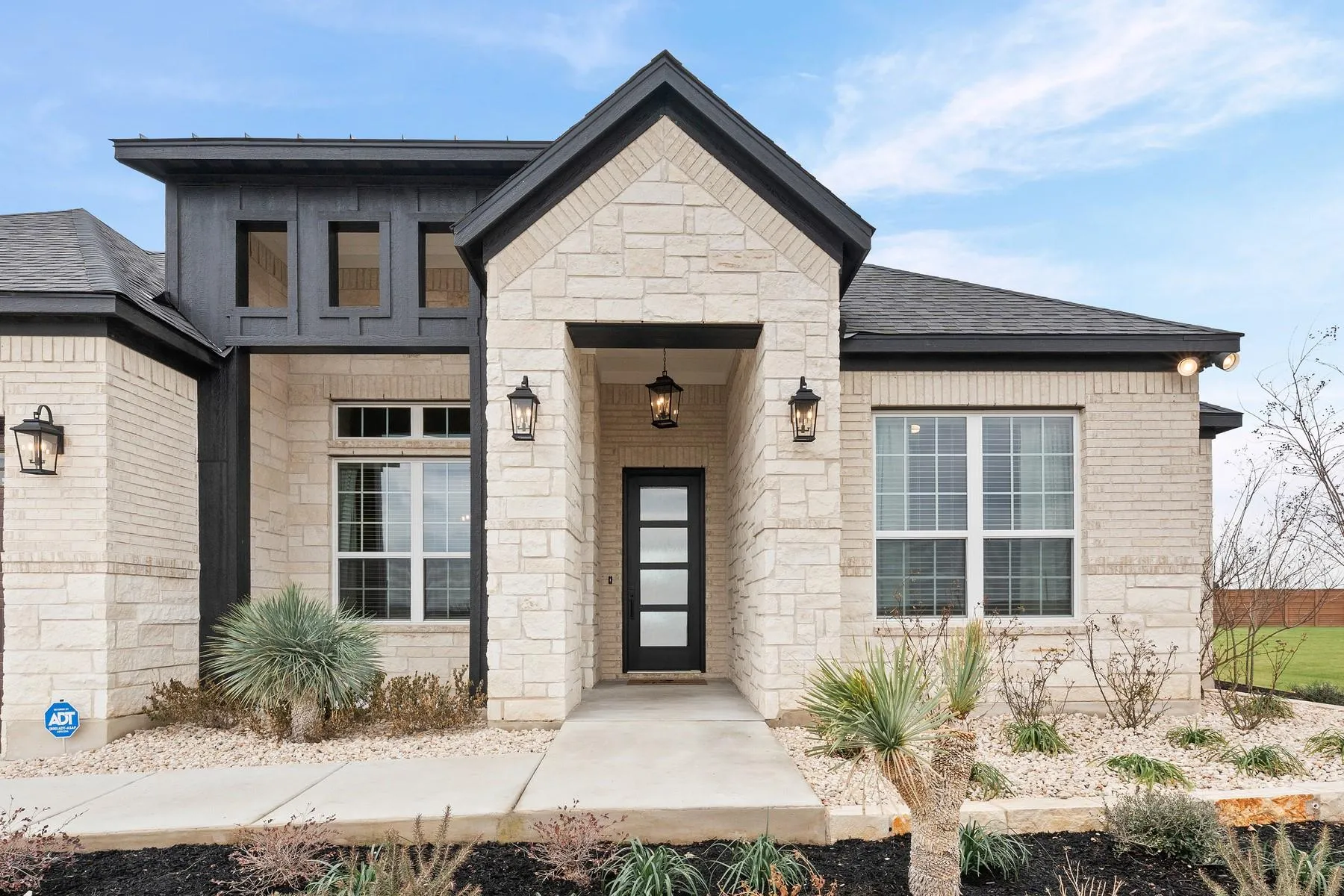 Photo of 405 KANARRA CREEK RD, Jarrell, TX, 76537