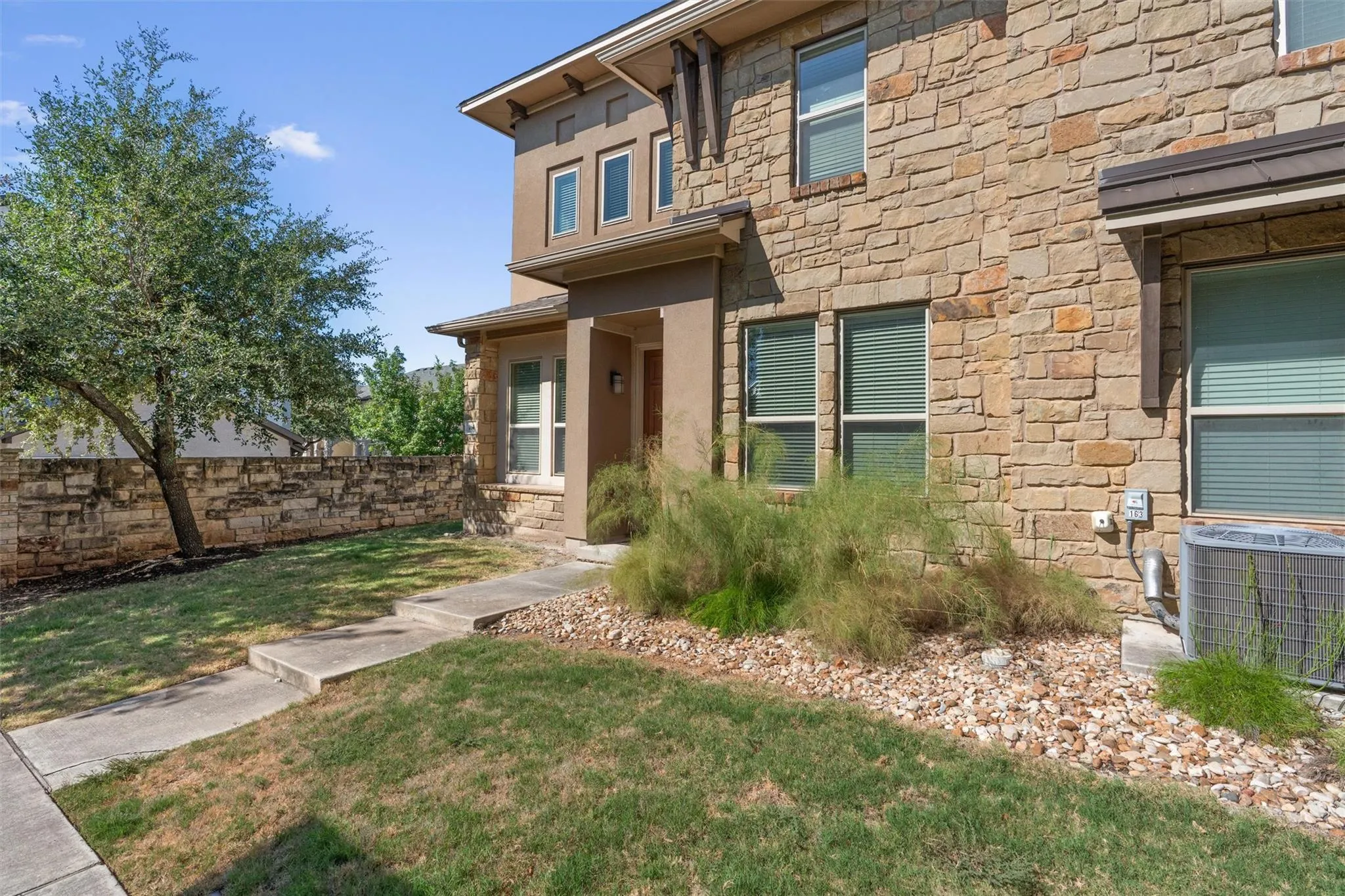 Photo 2 of 13800 E LYNDHURST ST #164