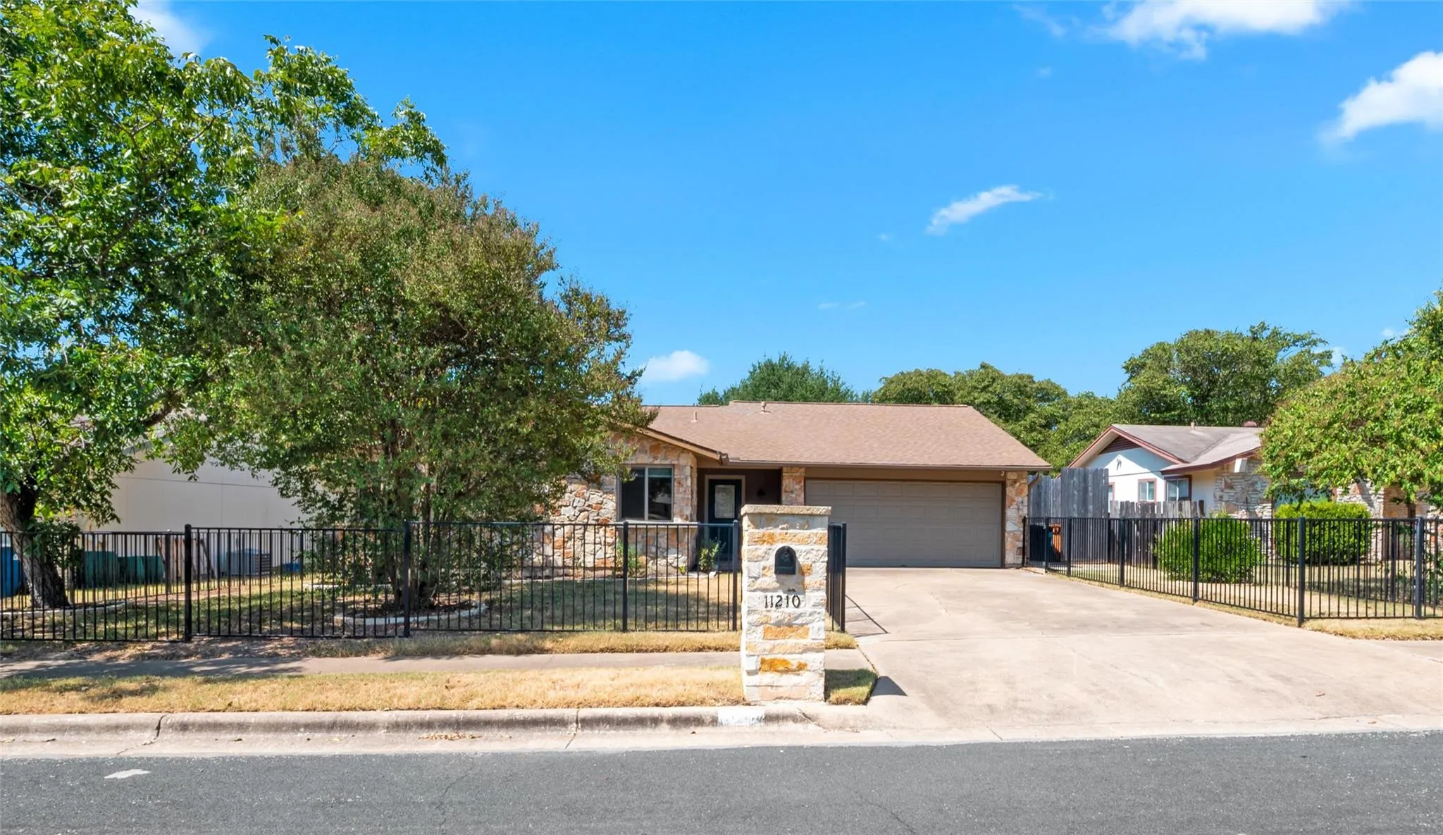 Photo 2 of 11210 HENGE DR