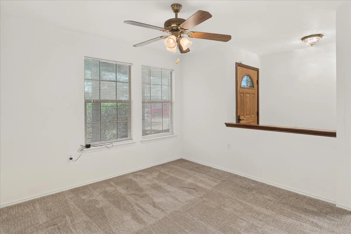 Photo 4 of 5108 N HEARSEY DR
