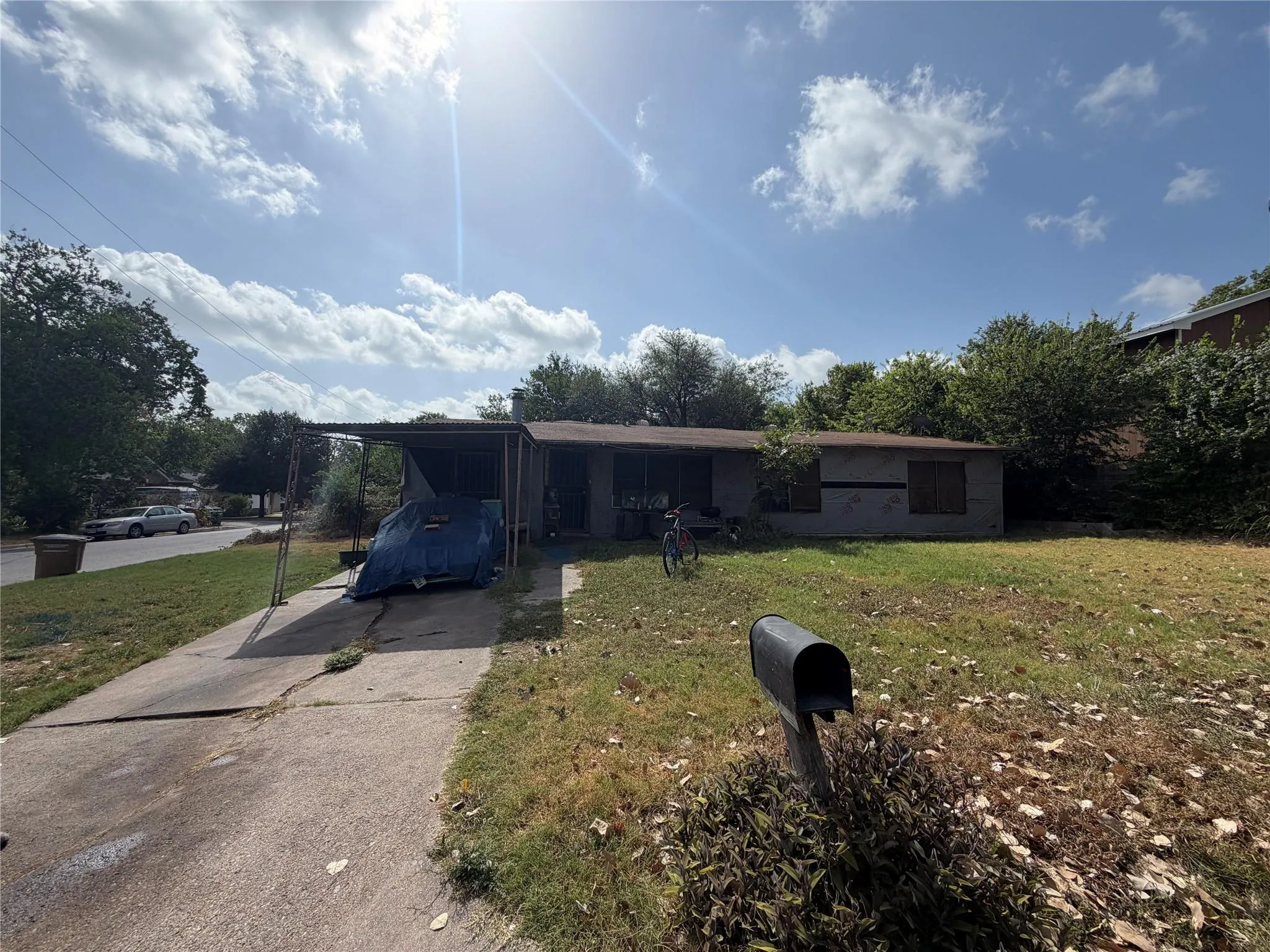 Photo 2 of 4909 EASTDALE DR
