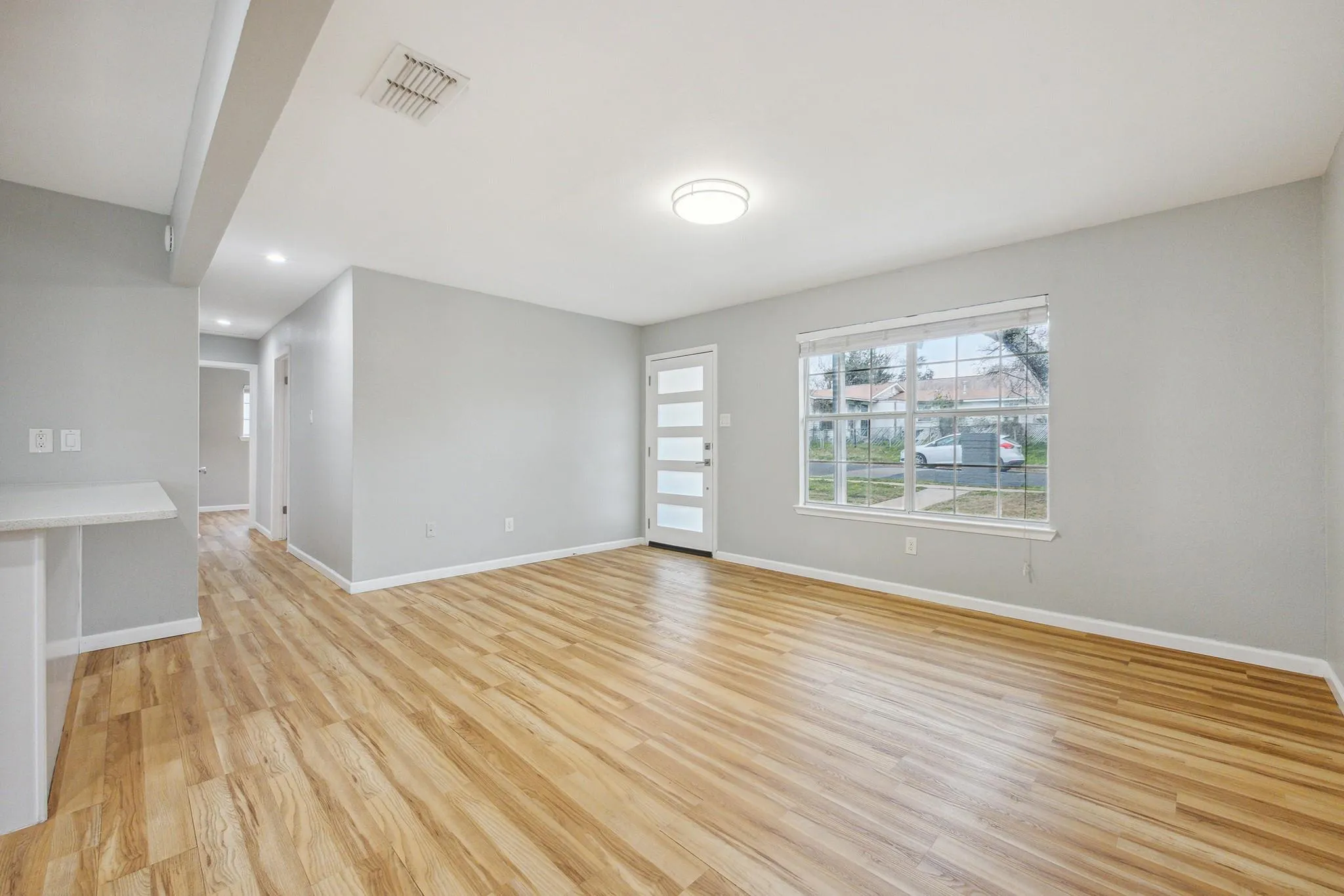 Photo 2 of 1111 LAWSON LN